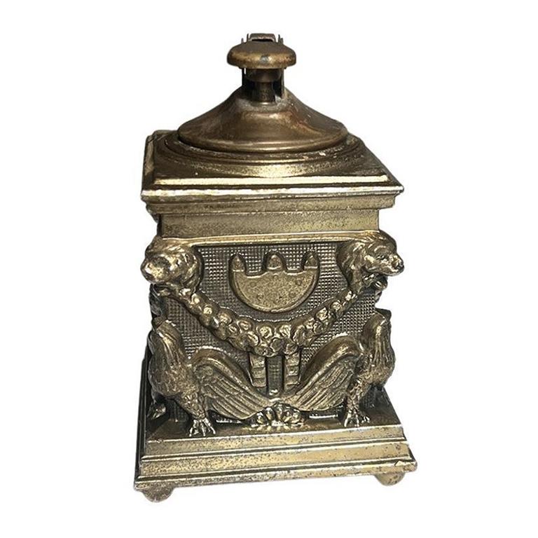 Fédéral Lampe de table vintage fédérale en métal avec aigle en vente
