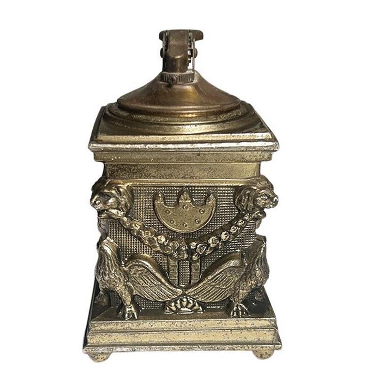 Vintage Federal Eagle Metal Table Lighter In Good Condition In Oklahoma City, OK