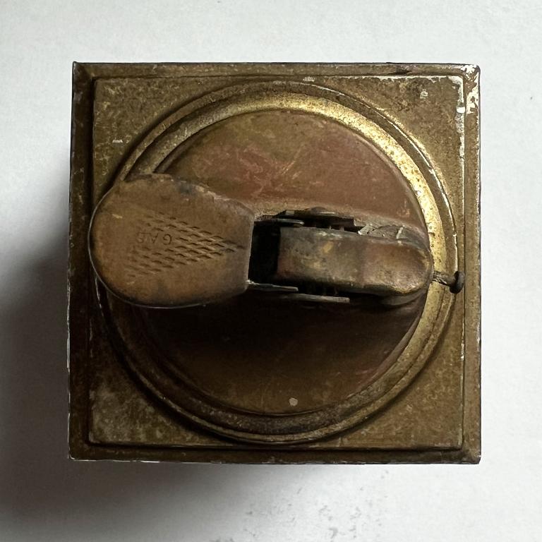 Vintage Federal Eagle Metal Table Lighter 1