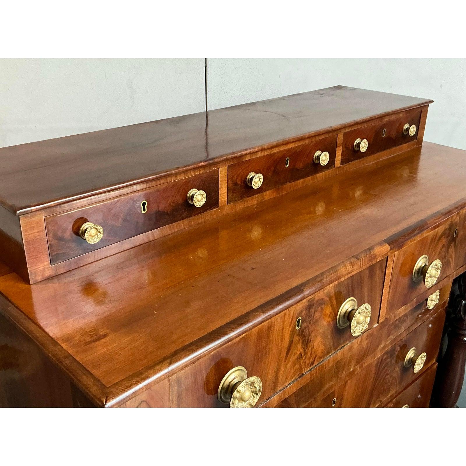 American Vintage Federal Flame Mahogany Chest of Drawers For Sale