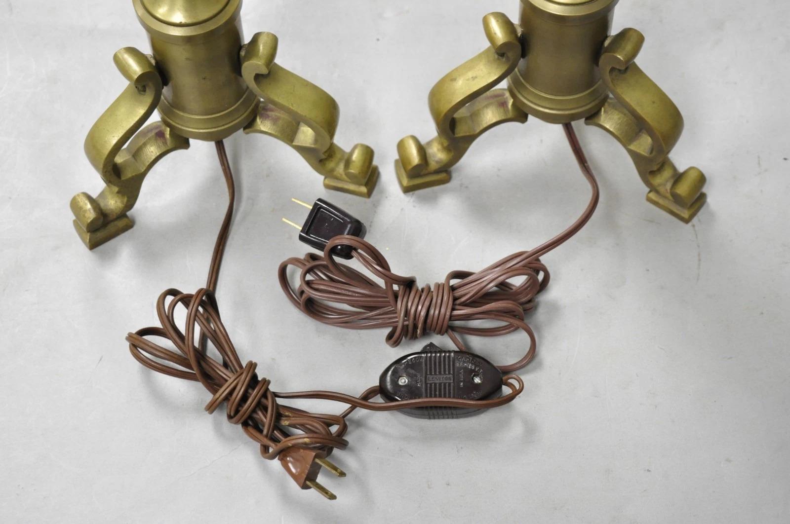 Lampade da tavolo a urna in ottone in stile Feder vintage, Giappone - una coppia in vendita 4