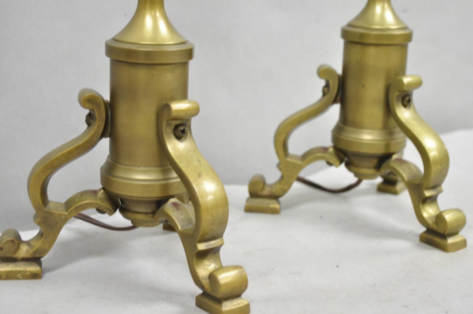 Lampade da tavolo a urna in ottone in stile Feder vintage, Giappone - una coppia in vendita 5
