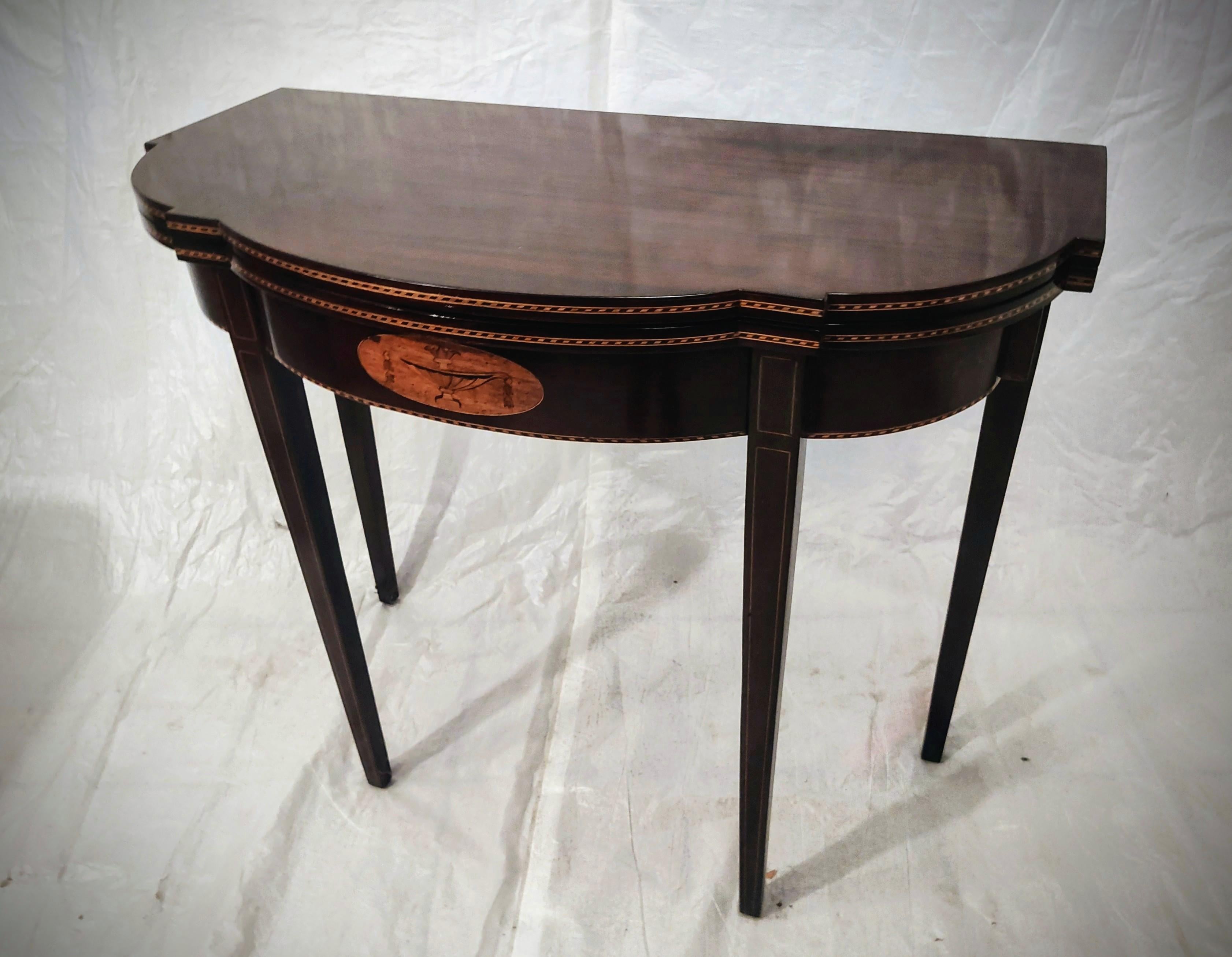 Hepplewhite Vintage Federal Style Game Table For Sale