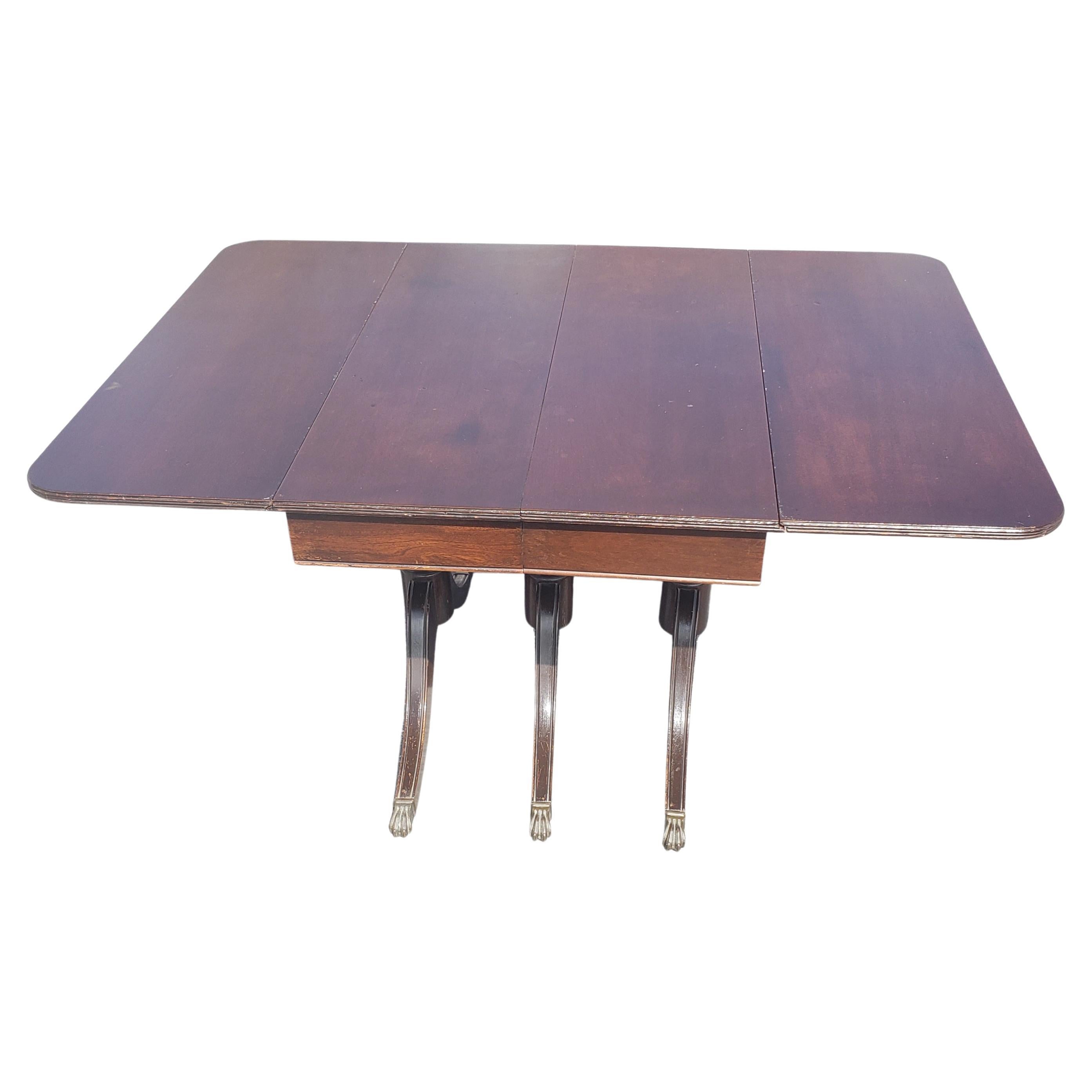 20th Century Vintage Federal Style Triple Pedestal Drop-Leaf Dining Table, circa 1940s For Sale