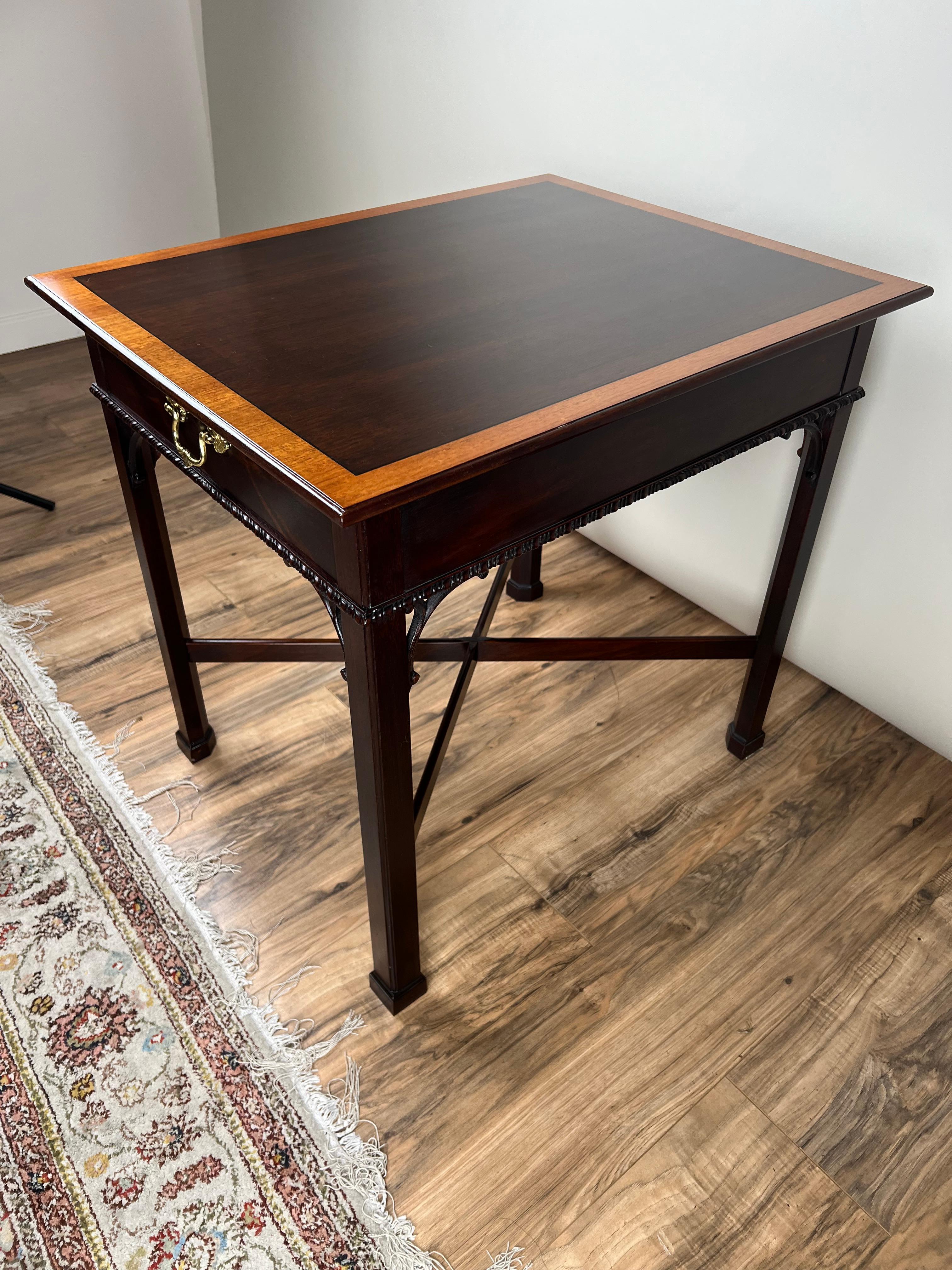 Vintage Federal Style X Stretcher One Drawer End Table by Stickley en vente 4