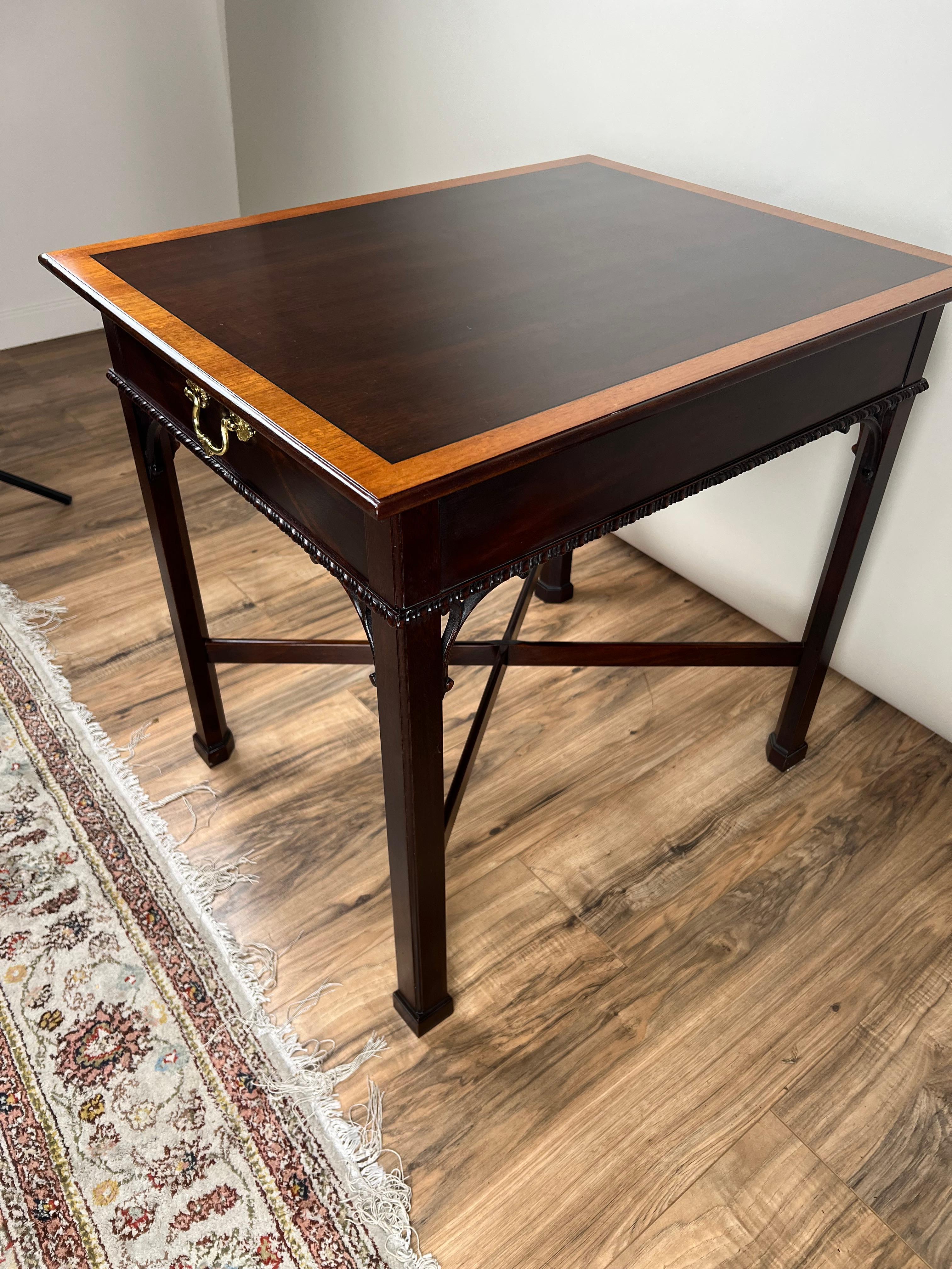 Vintage Federal Style X Stretcher One Drawer End Table by Stickley en vente 5