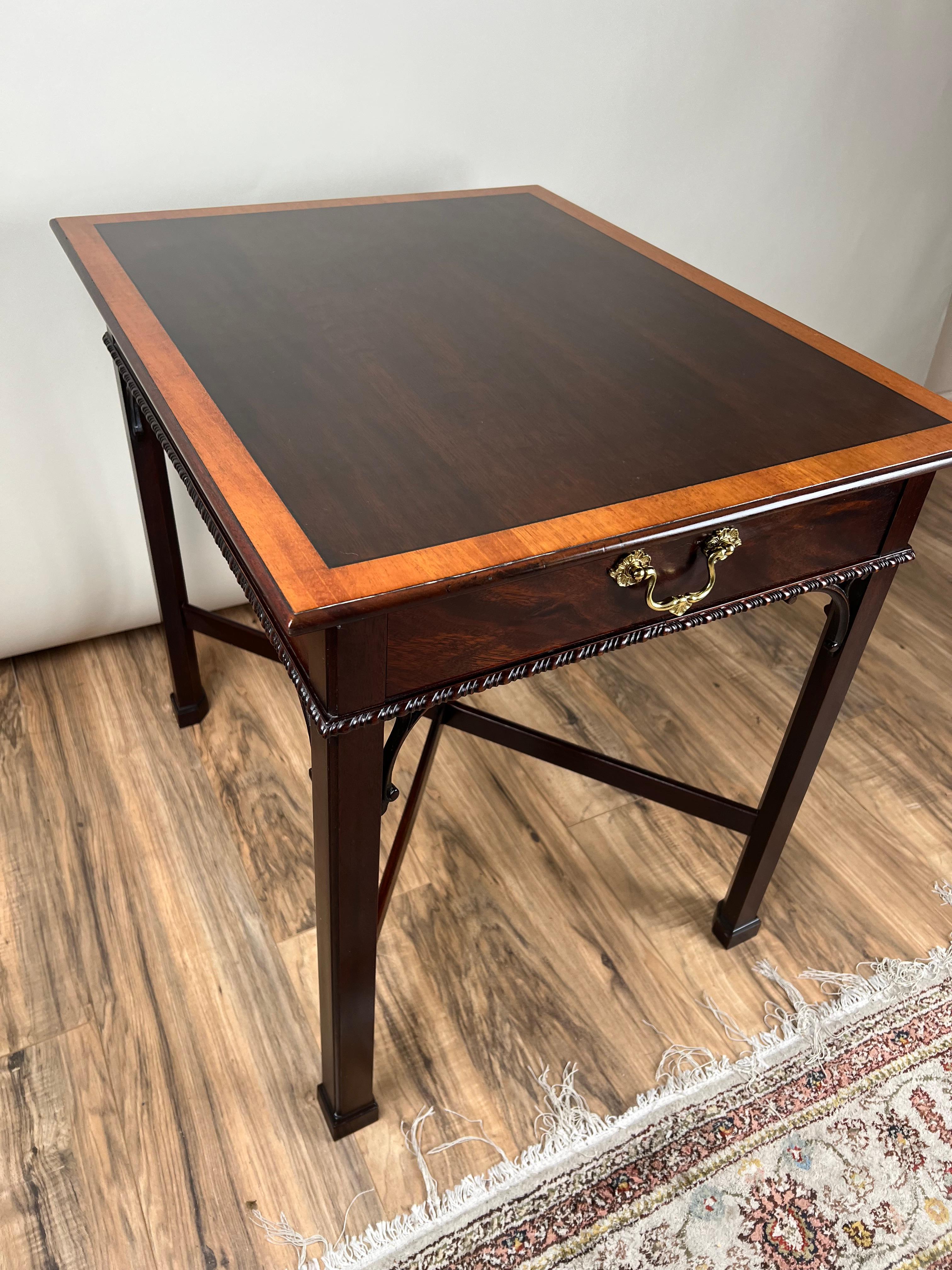 Vintage Federal Style X Stretcher One Drawer End Table by Stickley en vente 2