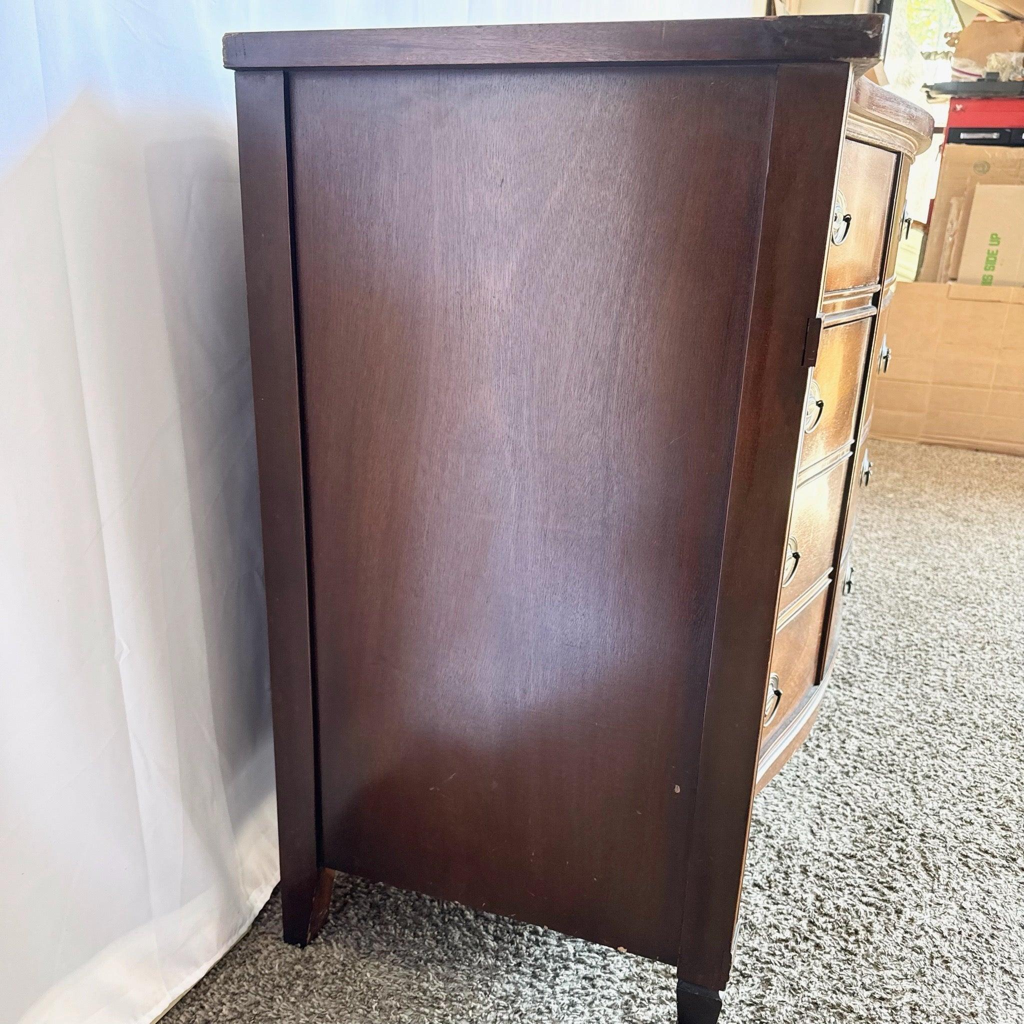 Commode fédérale vintage en acajou de Dixie en vente 4
