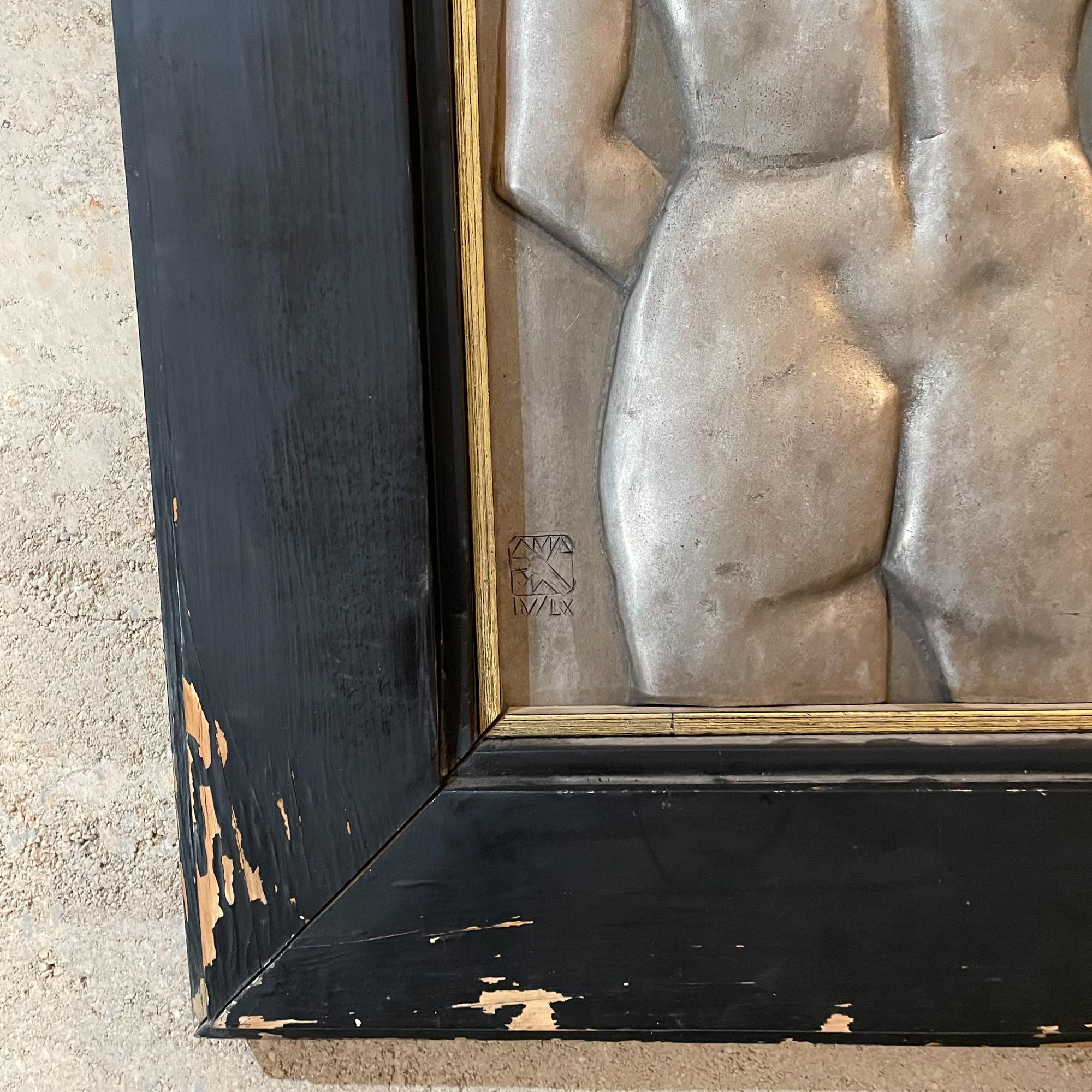 1960er Jahre weiblicher nackter Torso auf der Rückseite aus Aluminiumguss Wandkunst Vintage Patina signiert (Mexikanisch) im Angebot