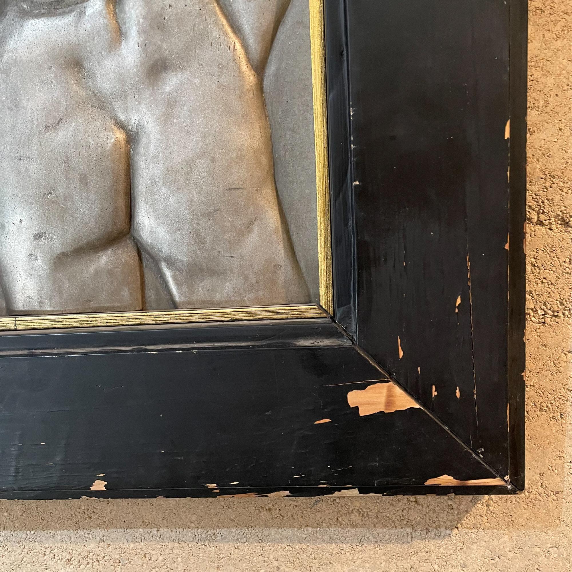 Torso desnudo femenino de los años 60 Arte de pared de aluminio fundido con pátina vintage Firmado en Bastante bueno estado para la venta en Chula Vista, CA