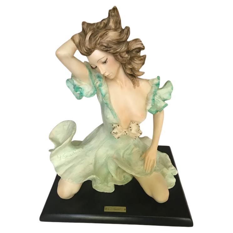Sculpture féminine vintage marquée Charles Serouja & Son Made in Italy en vente