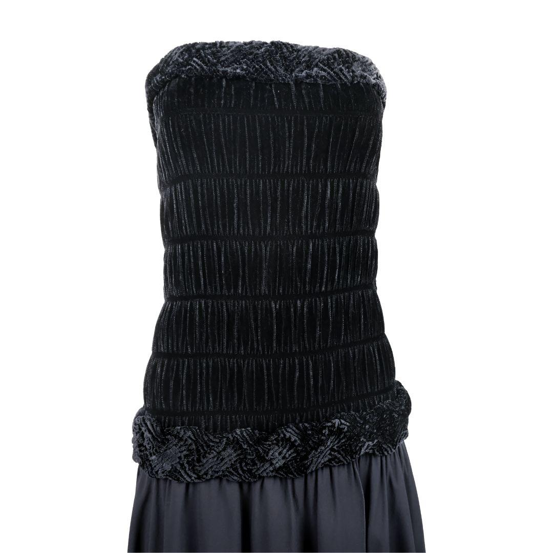Donna Vintage Fendi 1970 Karl Lagerfeld Era Vestito in velluto con calze a forma di fiocco