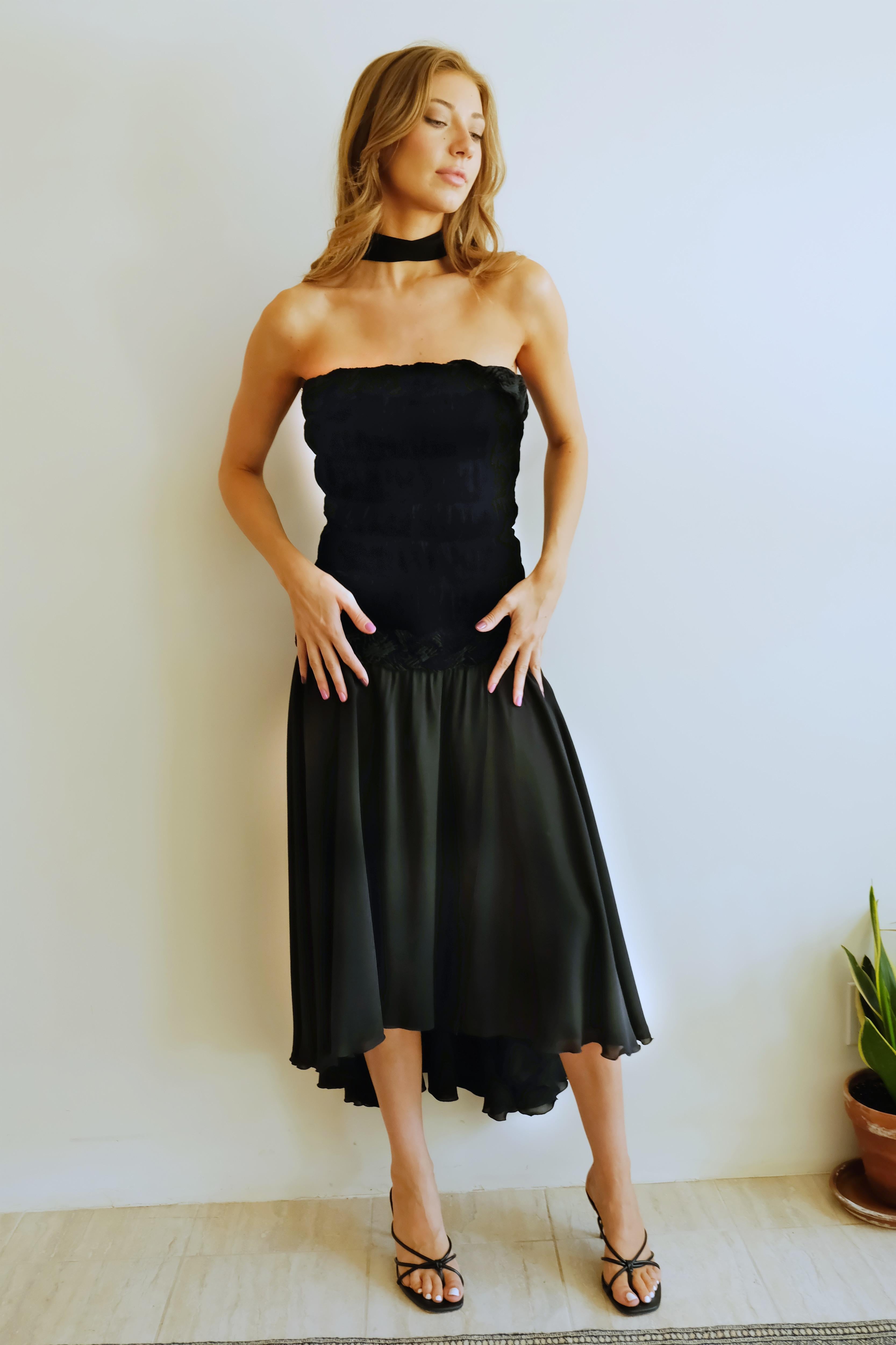 Vintage Fendi 1970 Karl Lagerfeld Era Vestito in velluto con calze a forma di fiocco 3