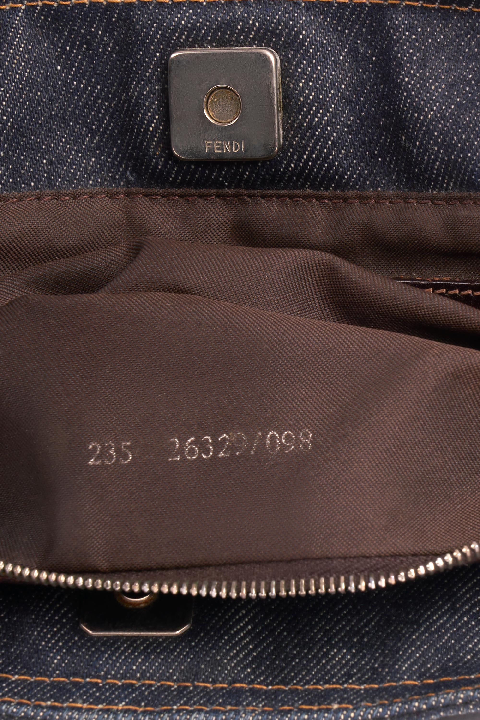 Mini bolso tote vaquero vintage Fendi años 90 en venta 3