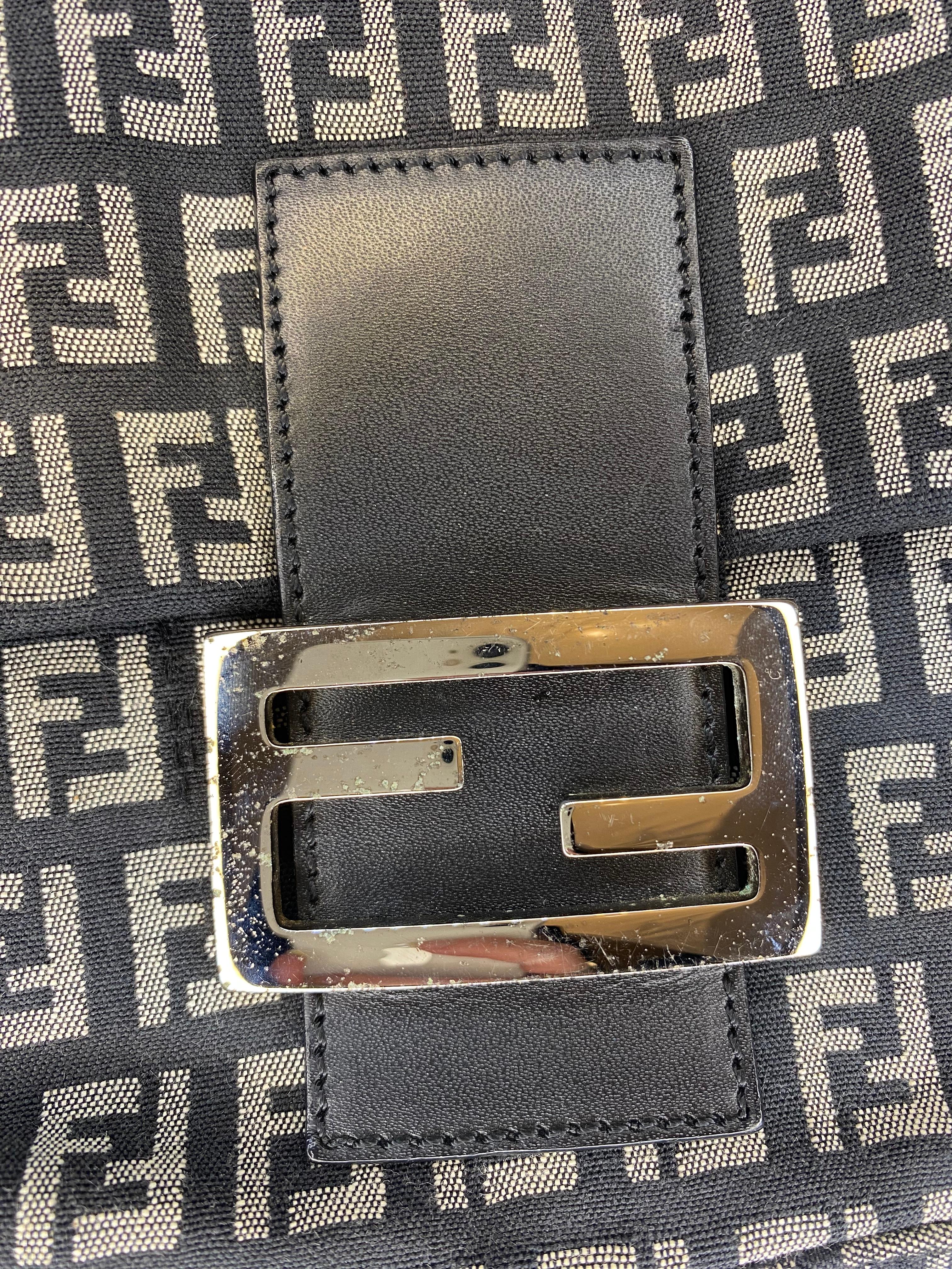 Noir Vintage Fendi black Passaspalla Zuccha fabric baguette bag en vente
