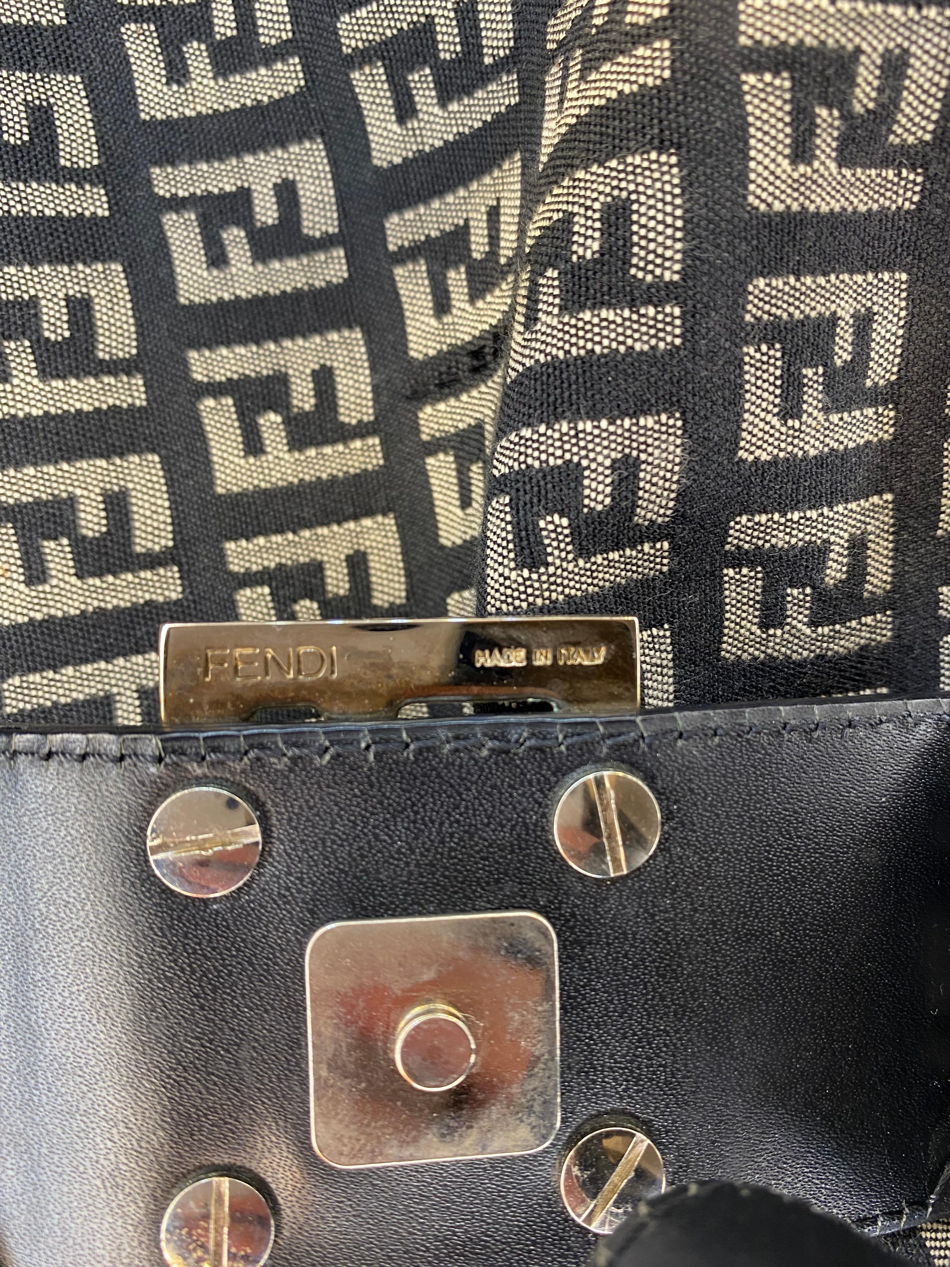 Vintage Fendi black Passaspalla Zuccha fabric baguette bag Unisexe en vente