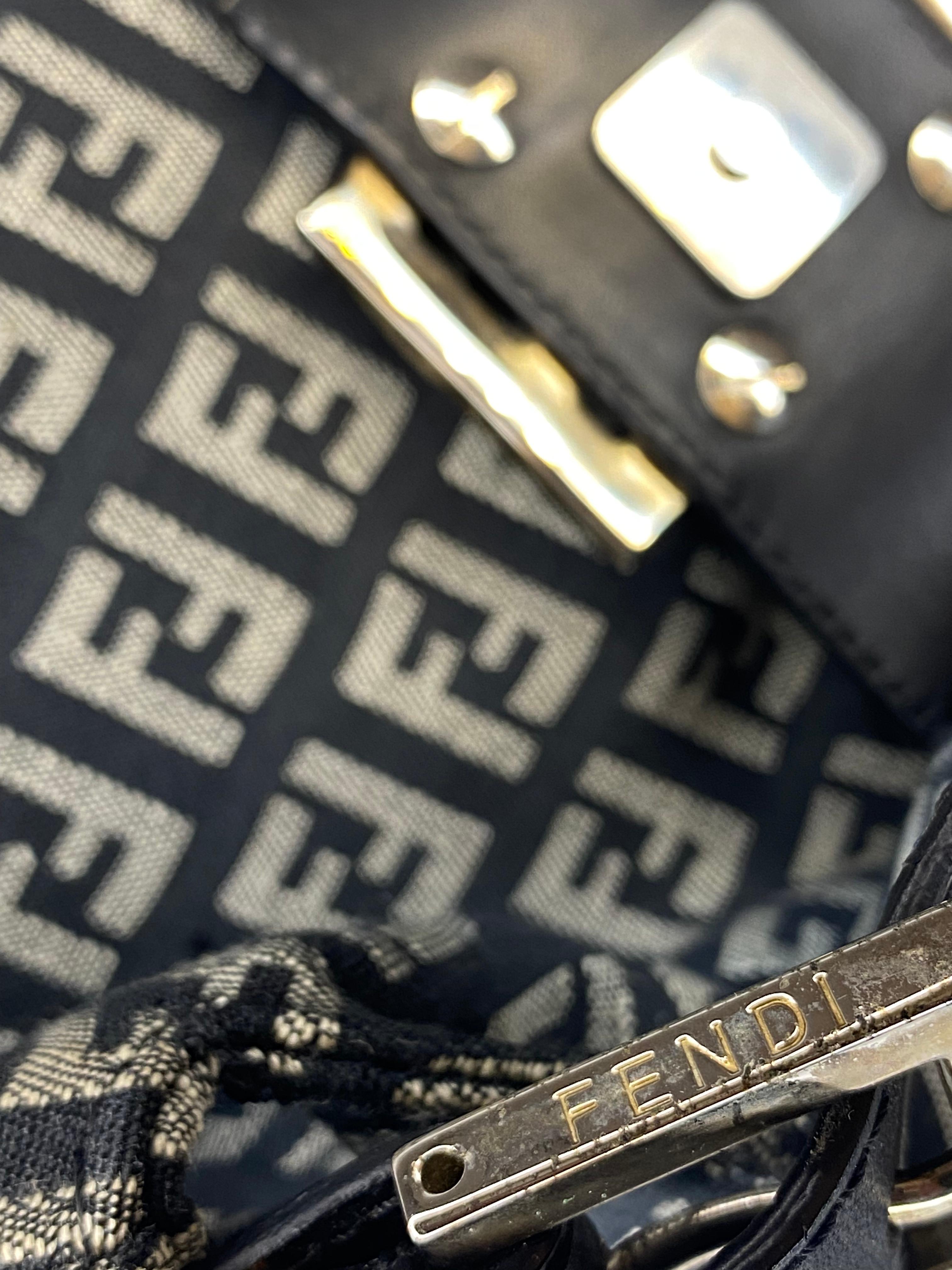 Vintage Fendi black Passaspalla Zuccha fabric baguette bag en vente 1