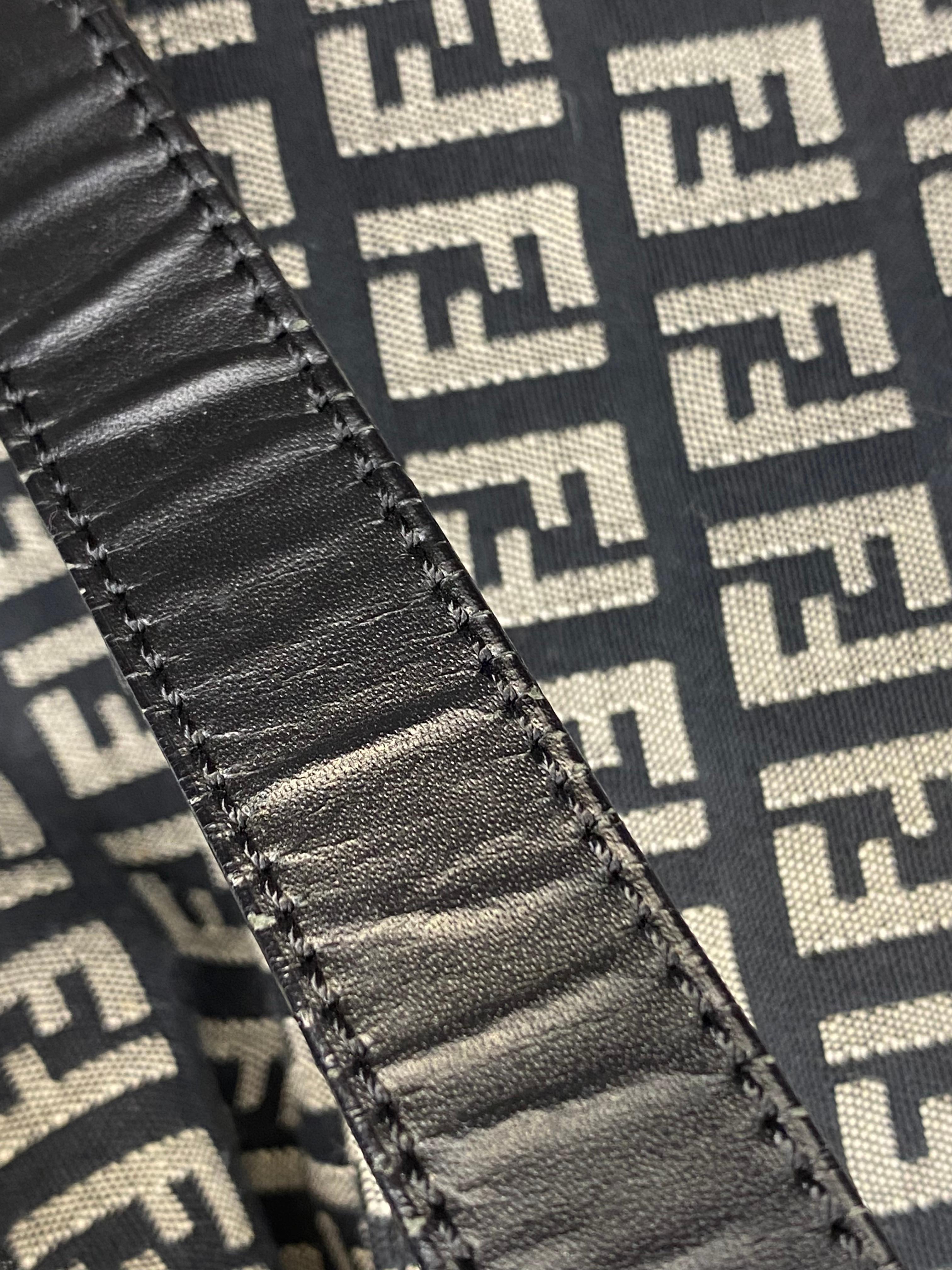 Vintage Fendi black Passaspalla Zuccha fabric baguette bag en vente 2