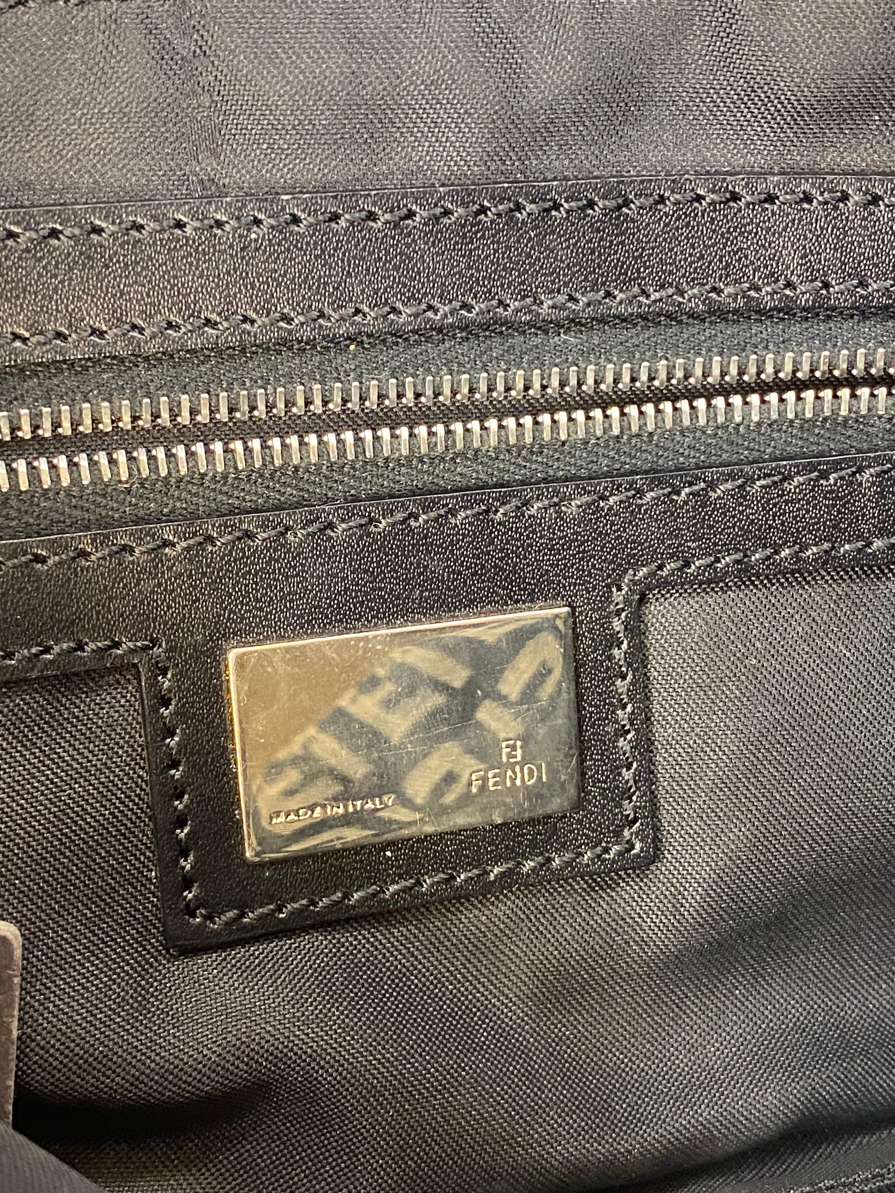 Vintage Fendi black Passaspalla Zuccha fabric baguette bag en vente 3