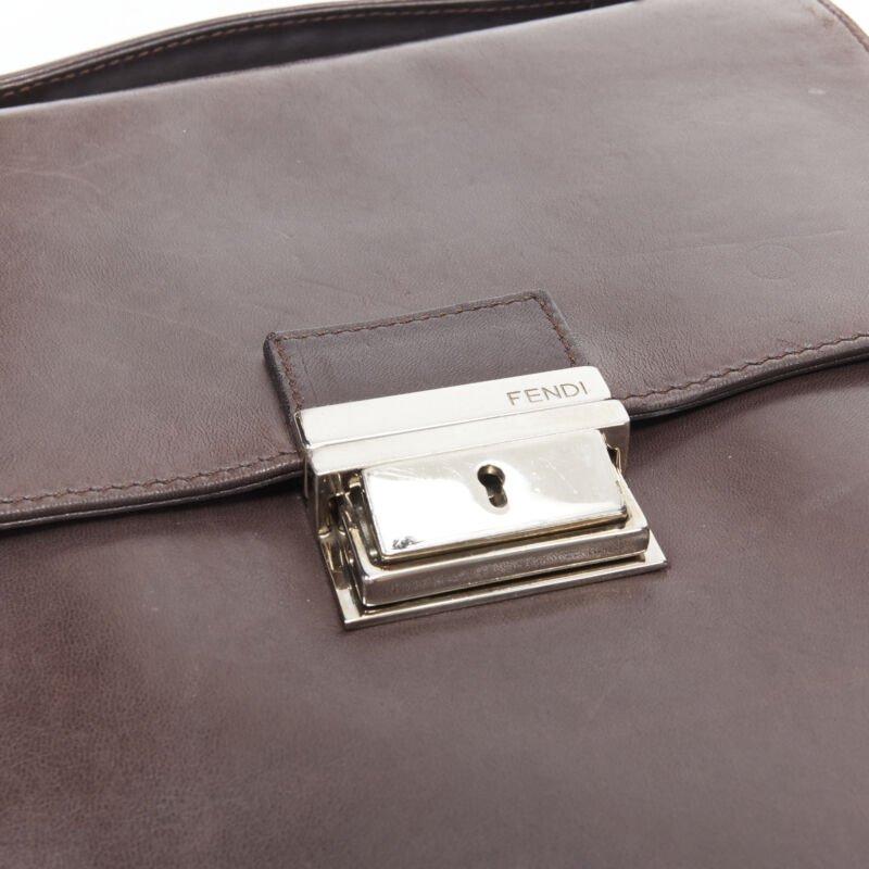 Vintage FENDI brown buckle flap multi pocket top handle satchenl bag en vente 2
