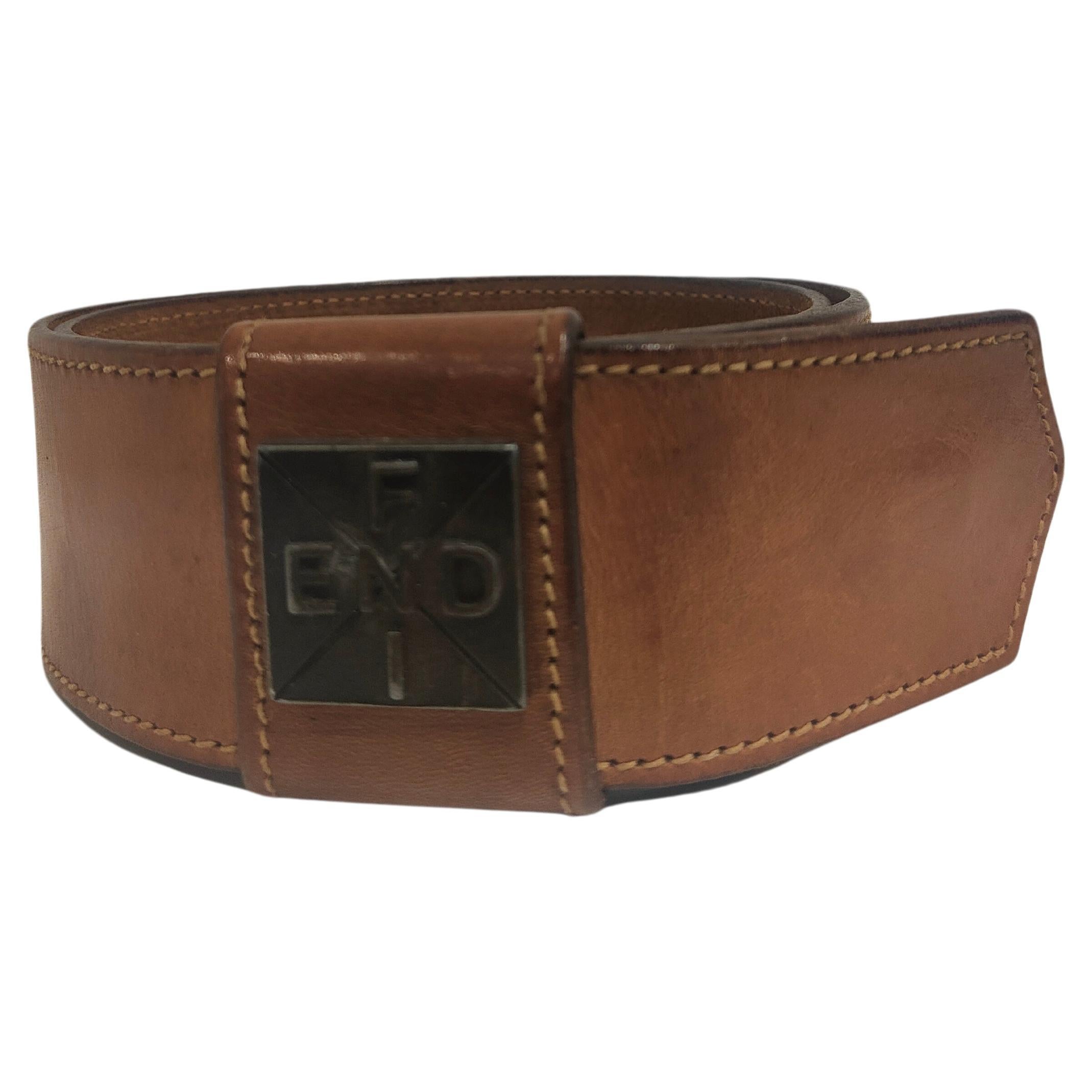 Ceinture vintage en cuir Brown de Fendi en vente