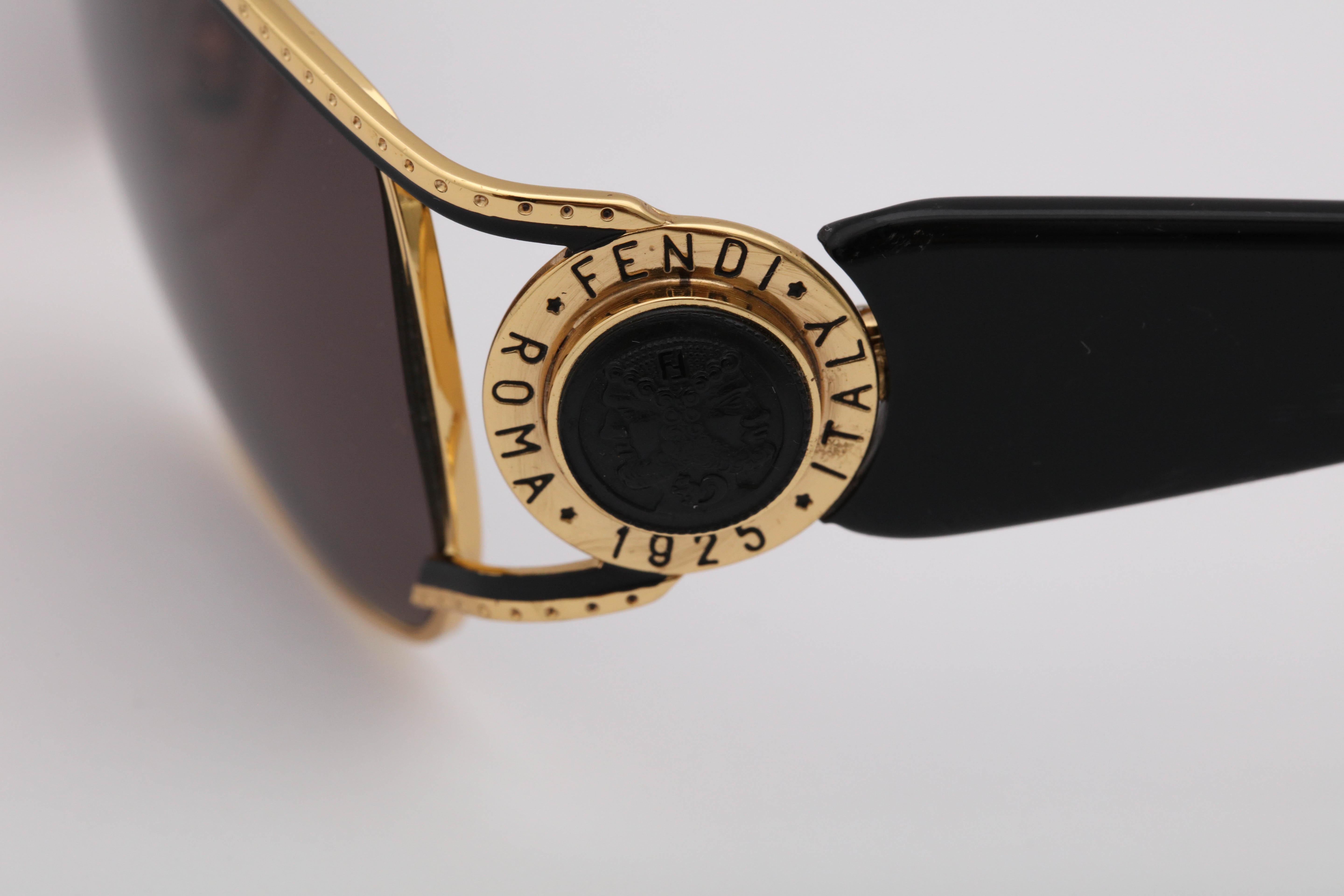 Vintage Fendi Gold/Black Sunglasses In Excellent Condition For Sale In Chicago, IL