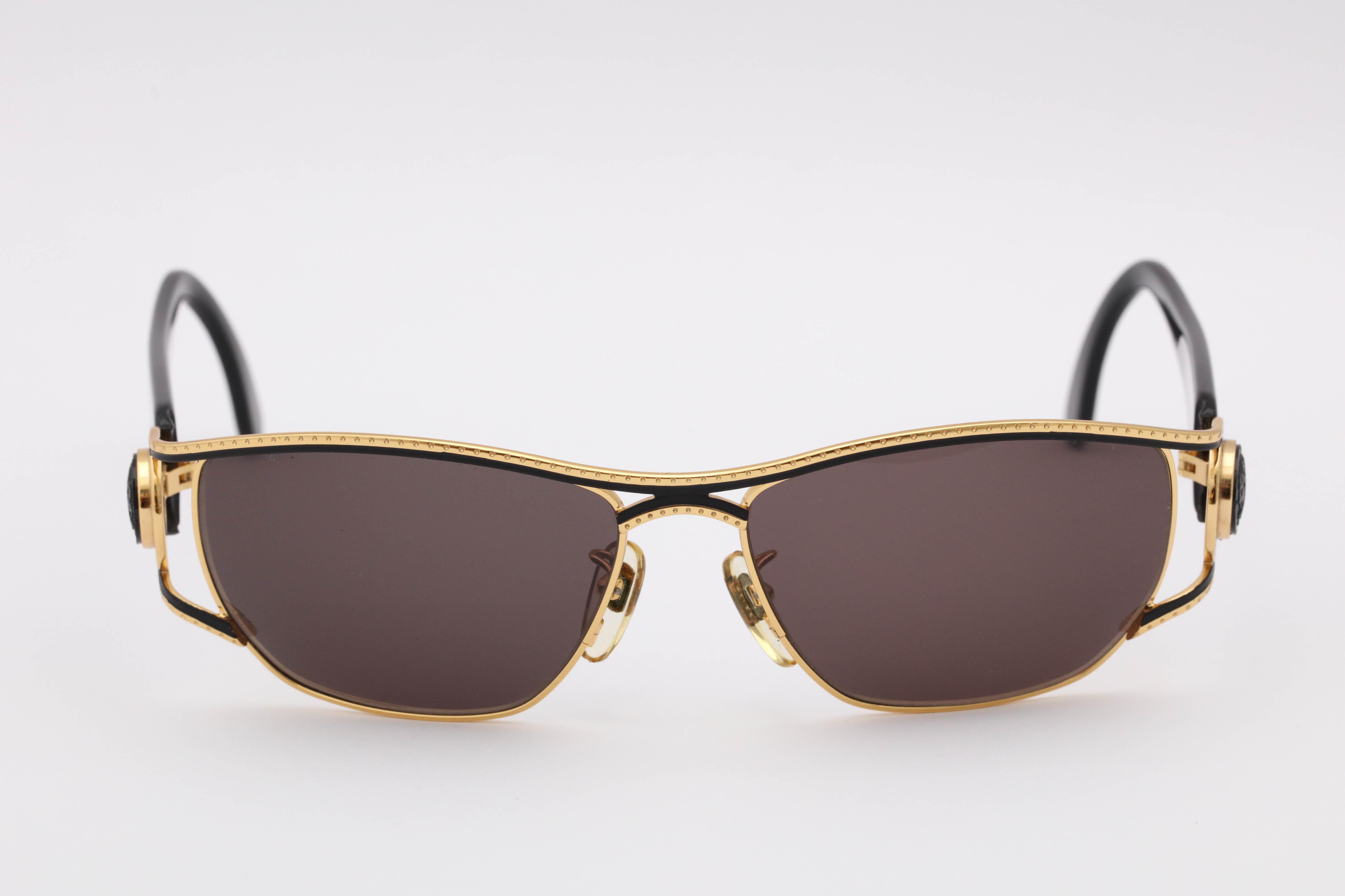 Women's or Men's Vintage Fendi Gold/Black Sunglasses For Sale