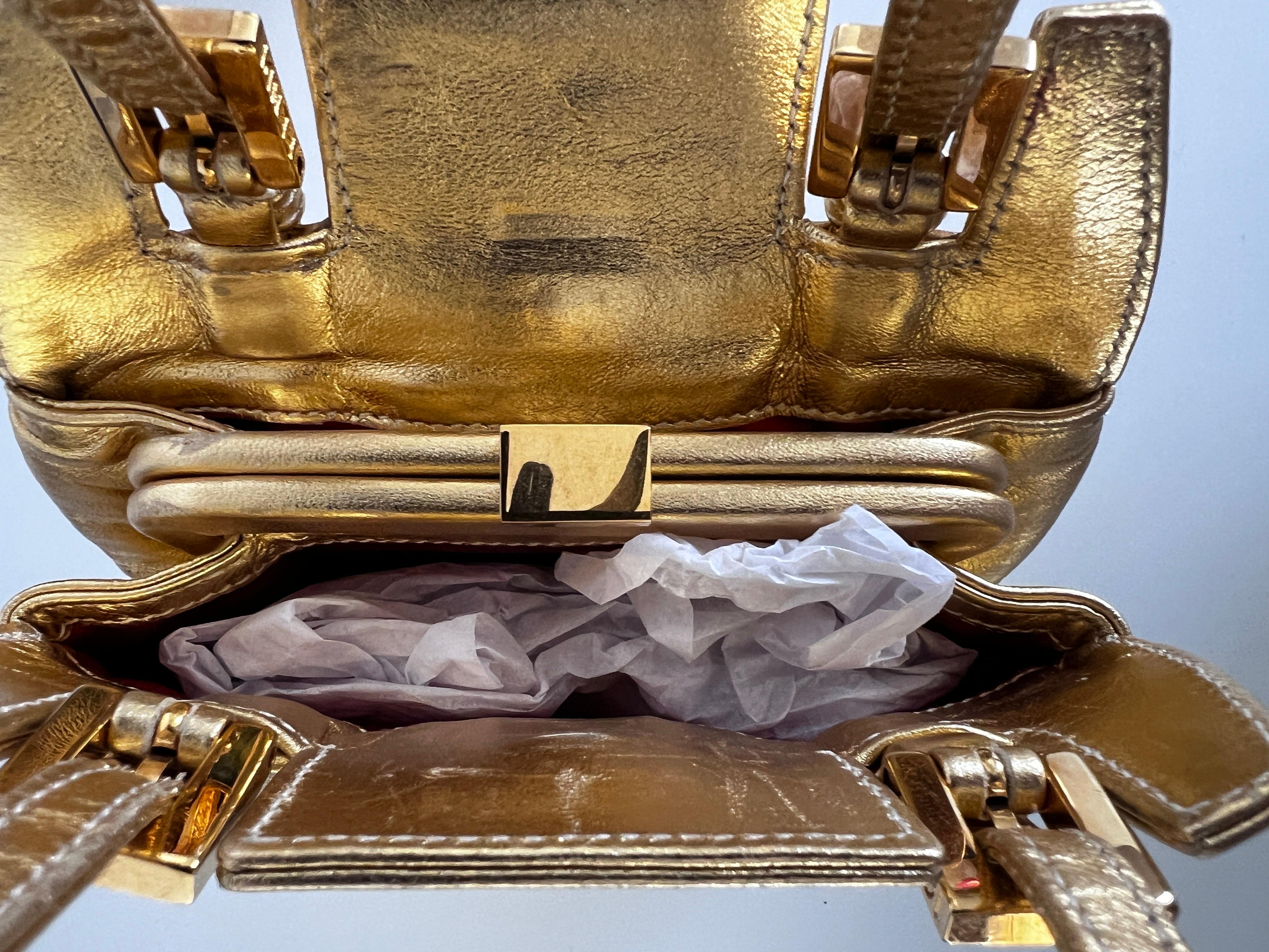 Fendi Goldene Vintage-Handtasche mit Strasssteinen  im Angebot 1
