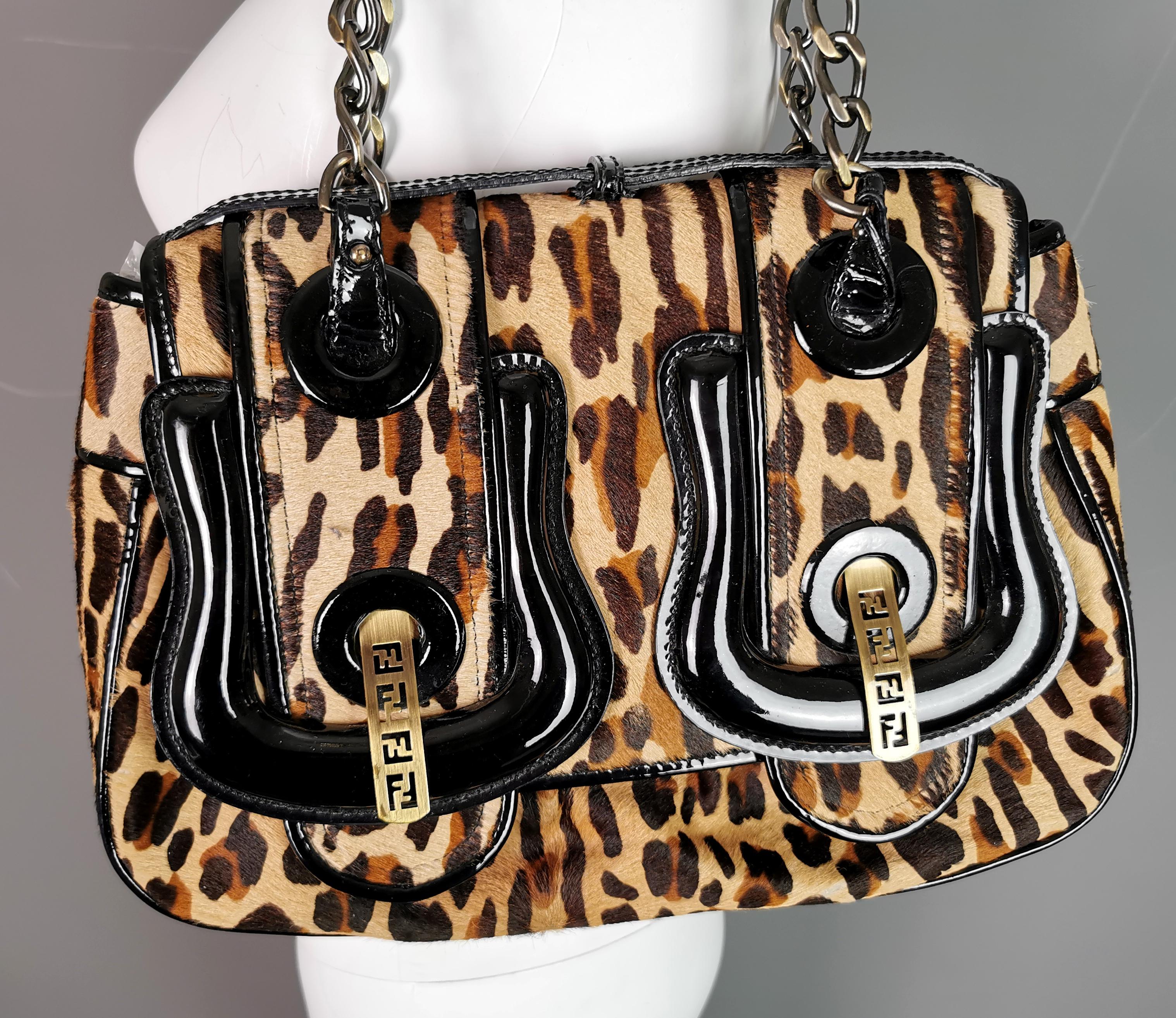 Vintage Fendi Leopard print B bag, Black patent leather  For Sale 3
