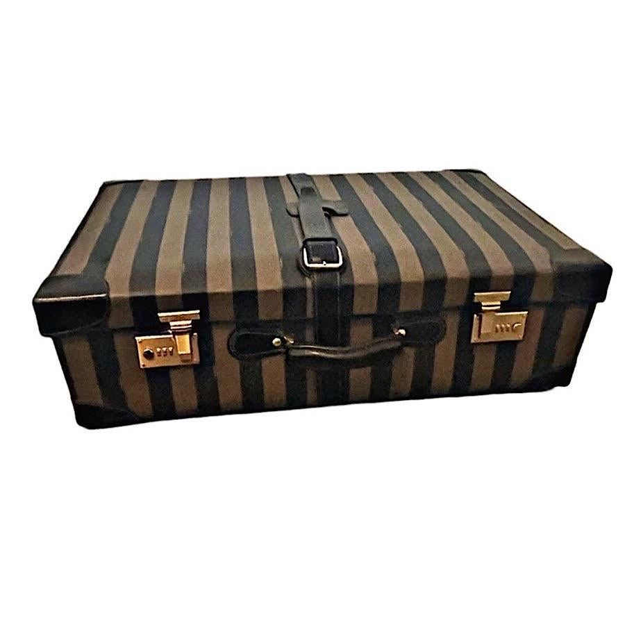 Valigia da viaggio Fendi oversize a strisce di Pequin con serratura in ottone, anni '70 In condizioni buone in vendita a Tarzana, CA