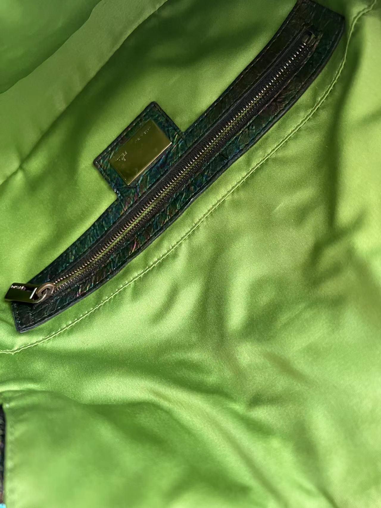 Vintage Fendi Peacock Embroidery Baguette In Excellent Condition For Sale In Aurora, IL