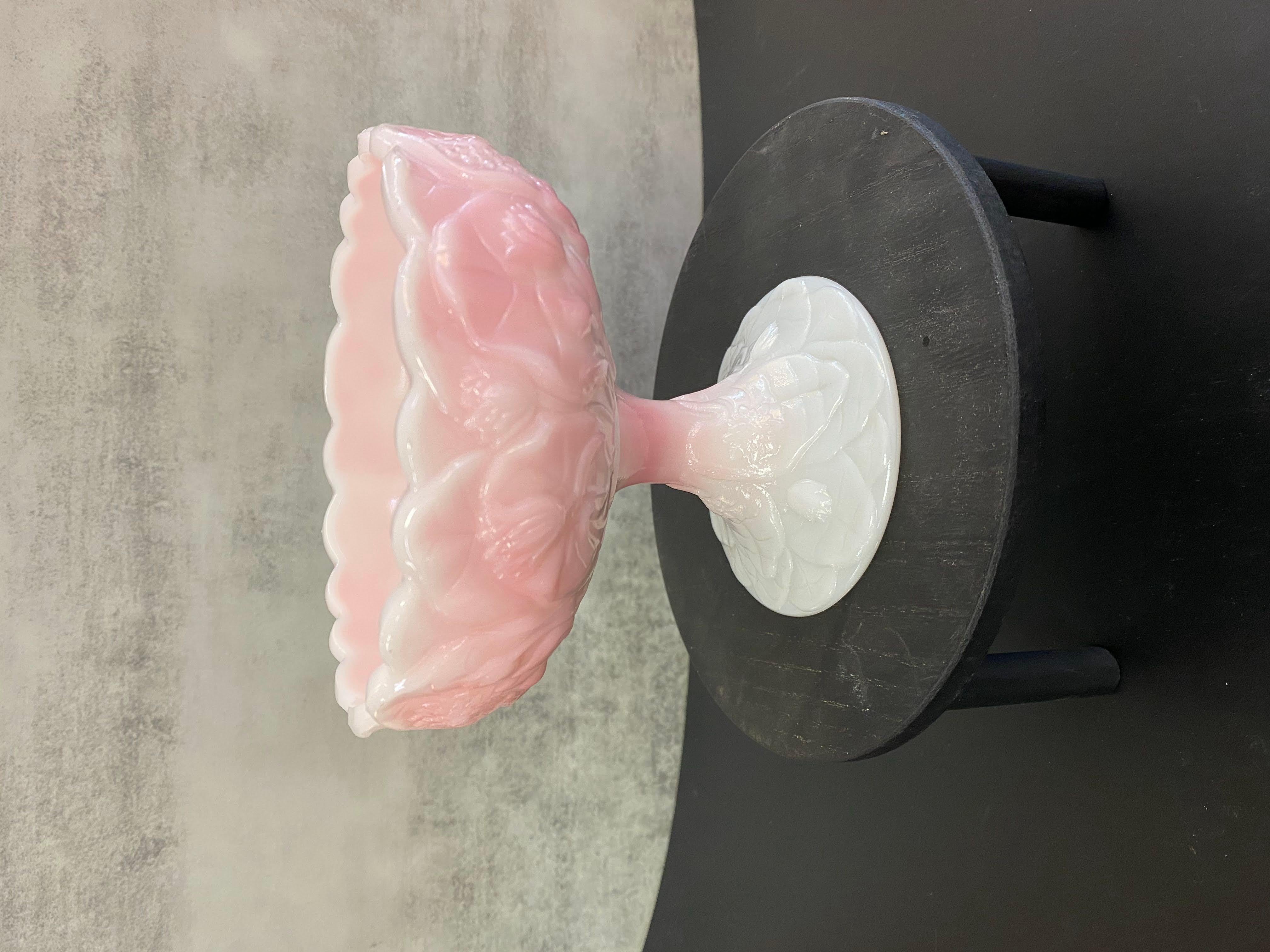 Vintage Fenton footed pink and white candy dish Roselene Water Lily In Good Condition In Frederick, MD