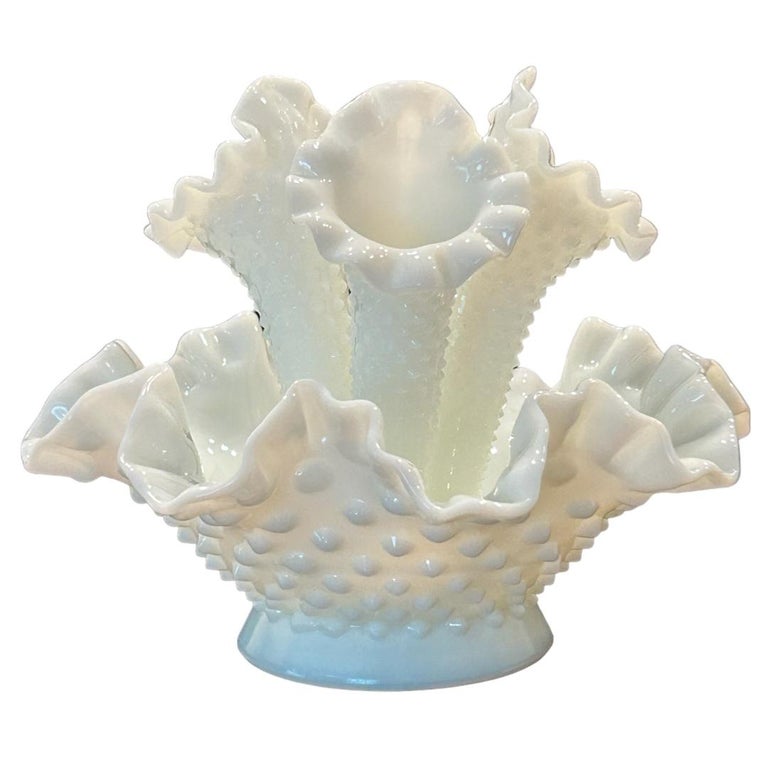 Vintage Fenton Milk Glass Hotmail 3 Horn Epergne Set For Sale at 1stDibs