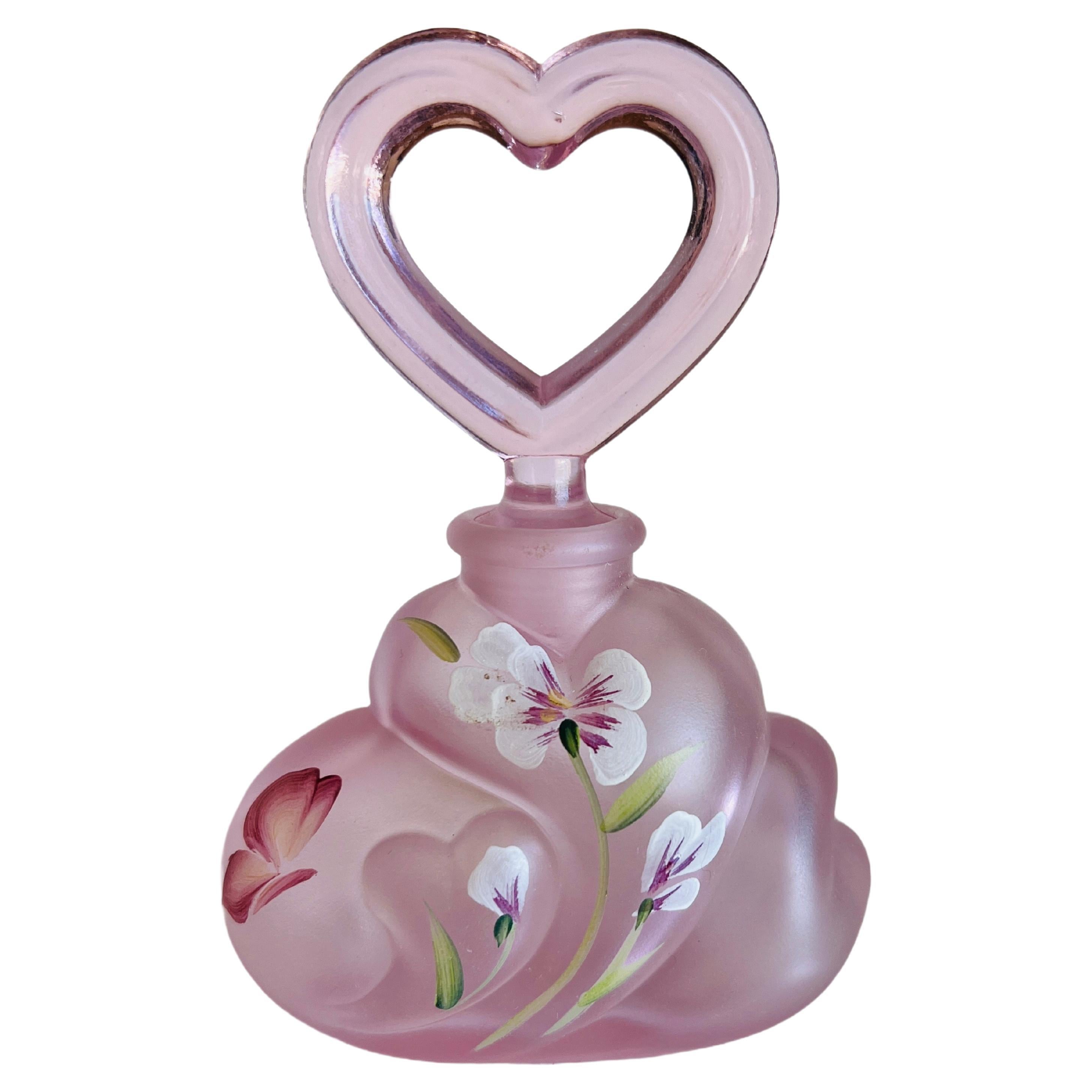 Parfümflasche aus handbemalter Vintage-Kunstglas, Fenton, signiert, rosa Herzblumen, Fenton  im Angebot