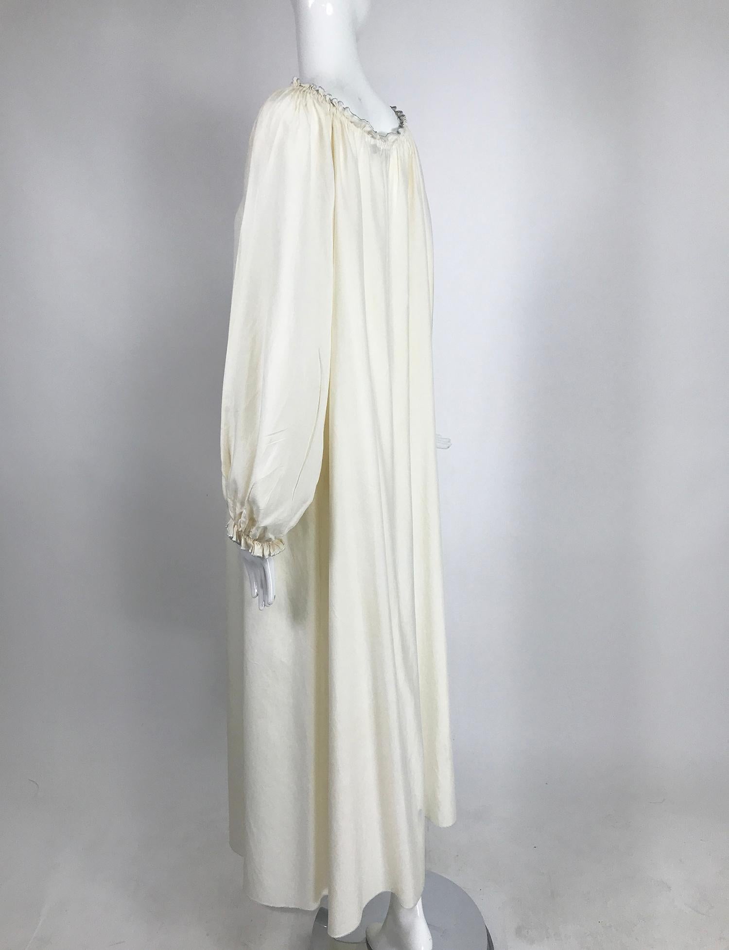 Fernando Sanchez Bohemian Maxikleid aus cremefarbener Seide, 1970er Jahre Damen im Angebot