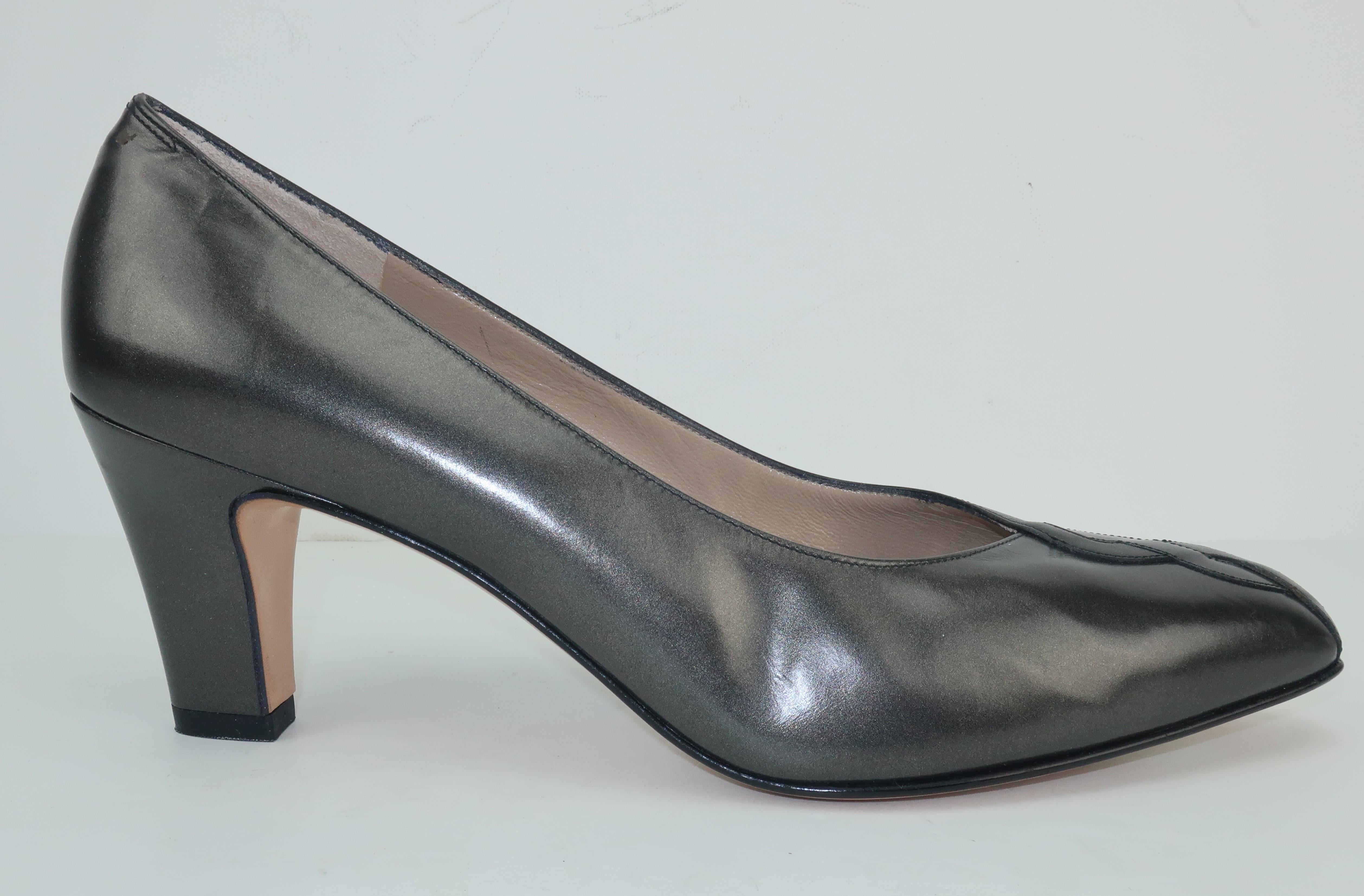 Vintage Ferragamo Black & Charcoal Gray Leather Shoes 2