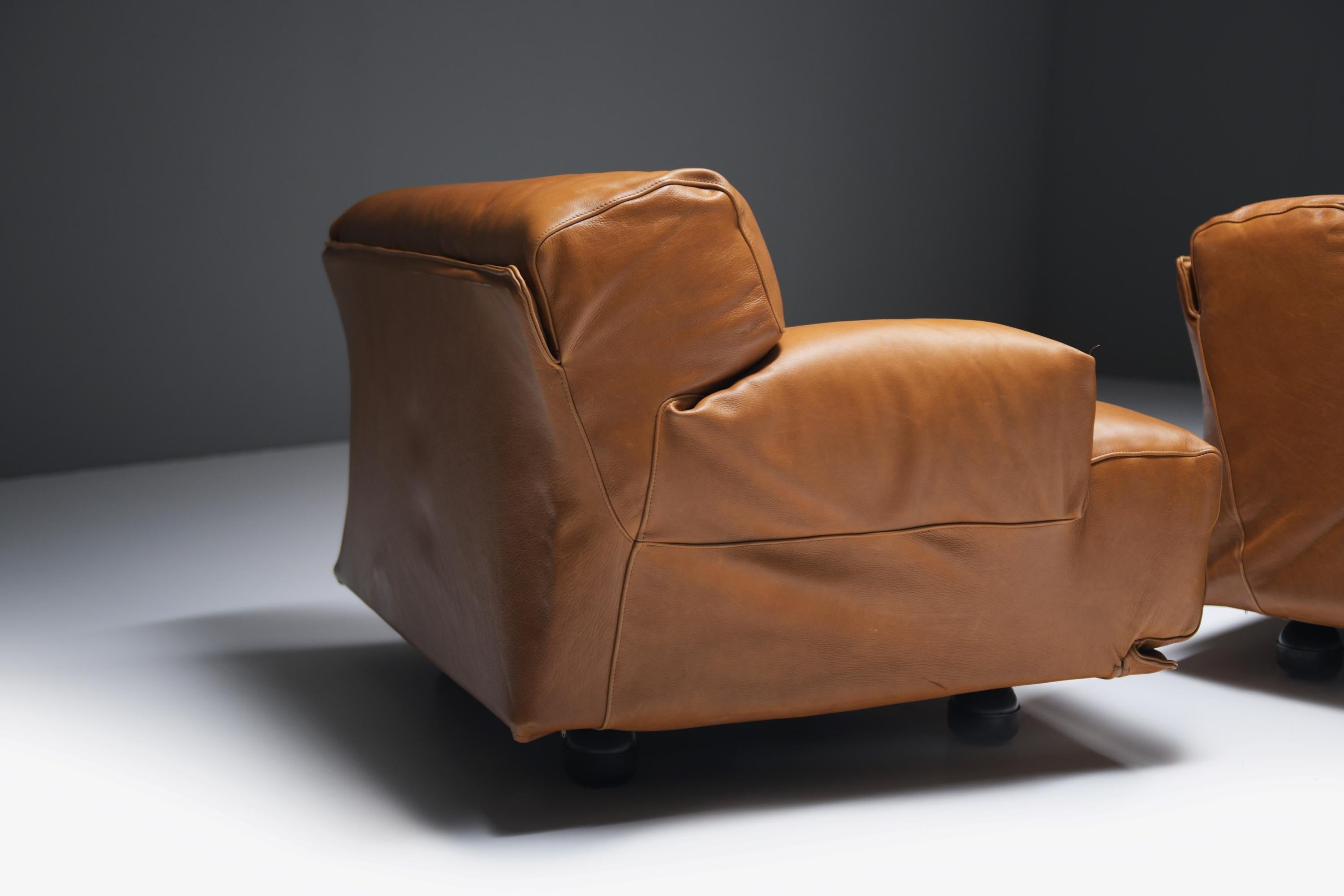 Vintage Fiandra modular sofa in cognac leather by Vico Magistretti for Cassina. 3