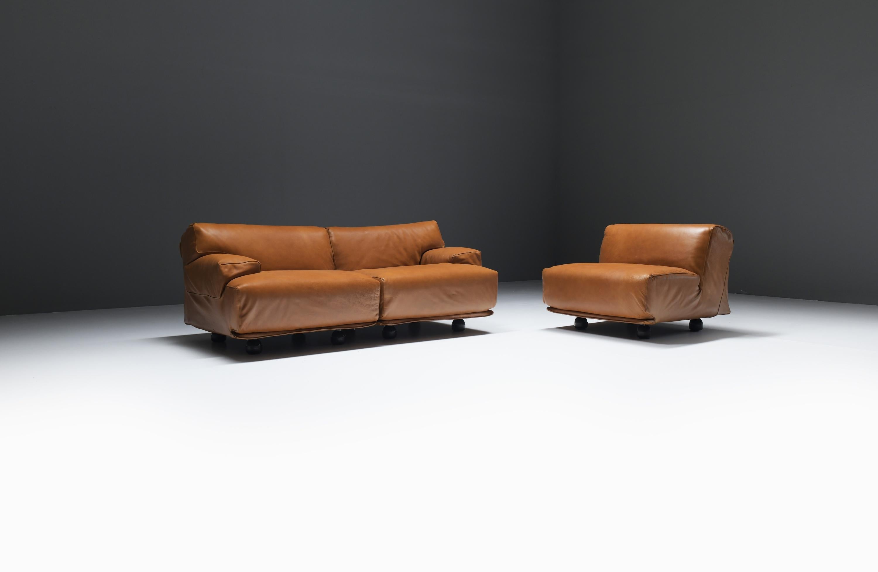 Vintage Fiandra modular sofa in cognac leather by Vico Magistretti for Cassina. In Good Condition In Buggenhout, Oost-Vlaanderen