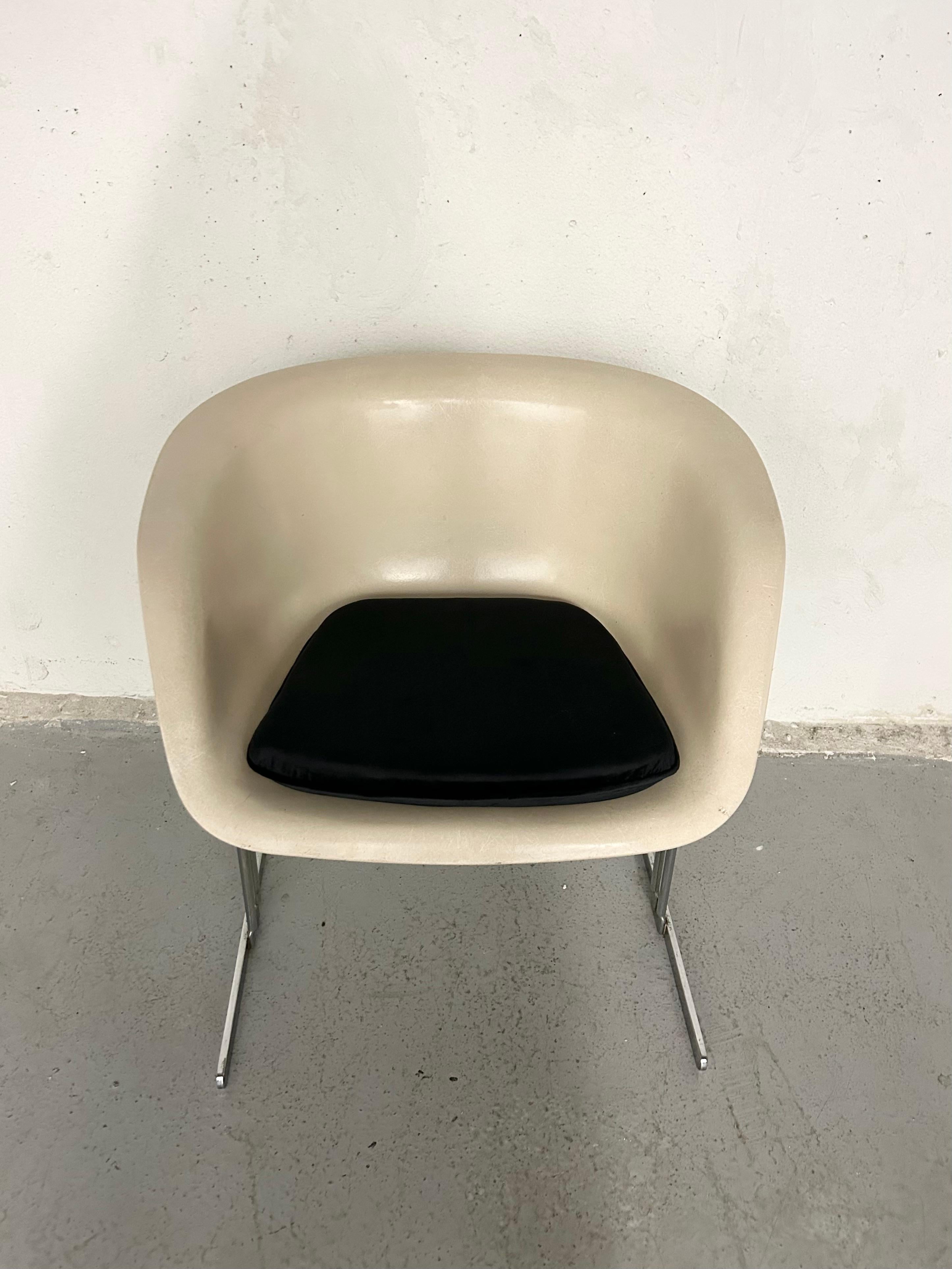 Vintage Fiberglass and Chrome Accent Chair 2