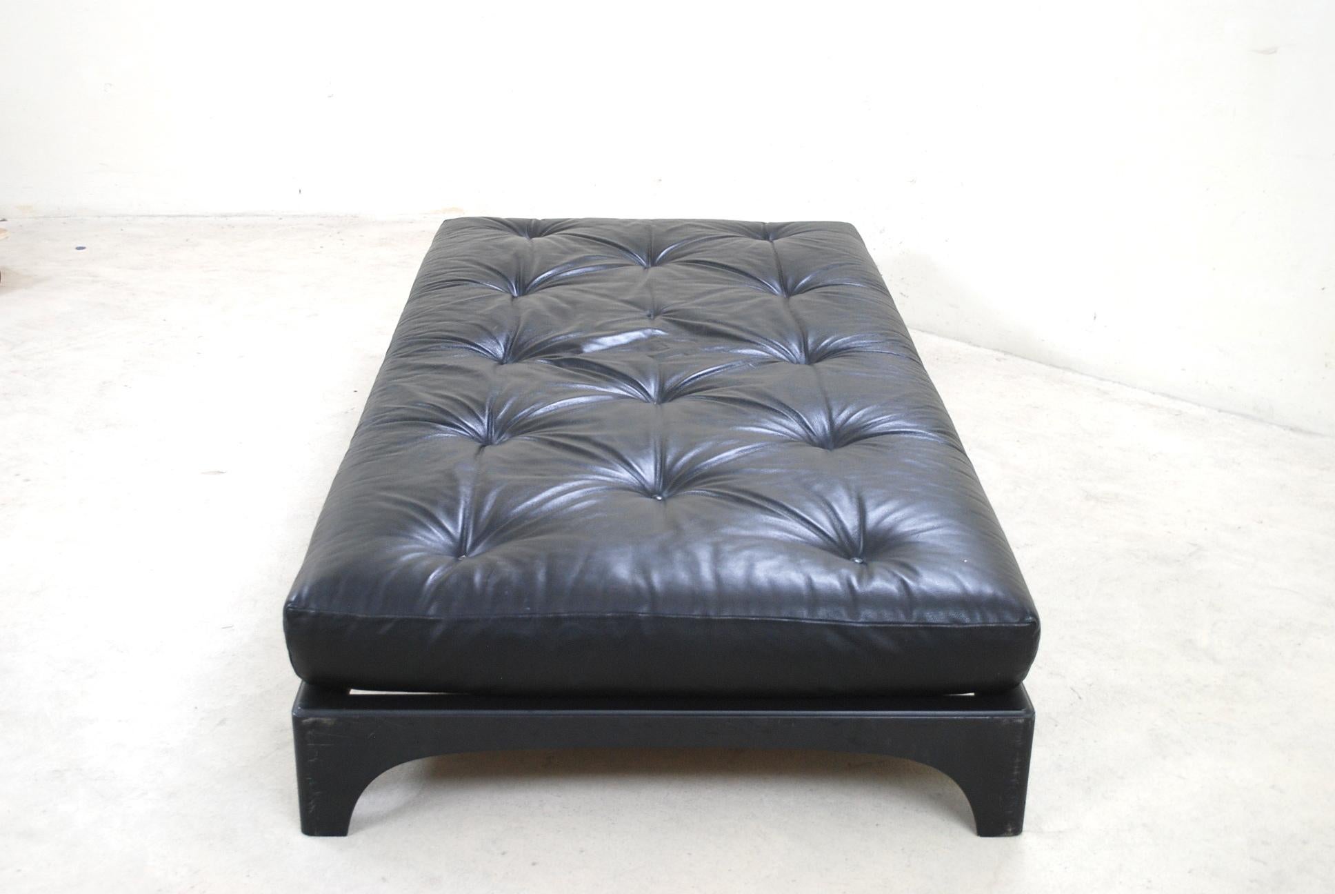 Vintage Fiberglass Black Leather Daybed For Sale 7