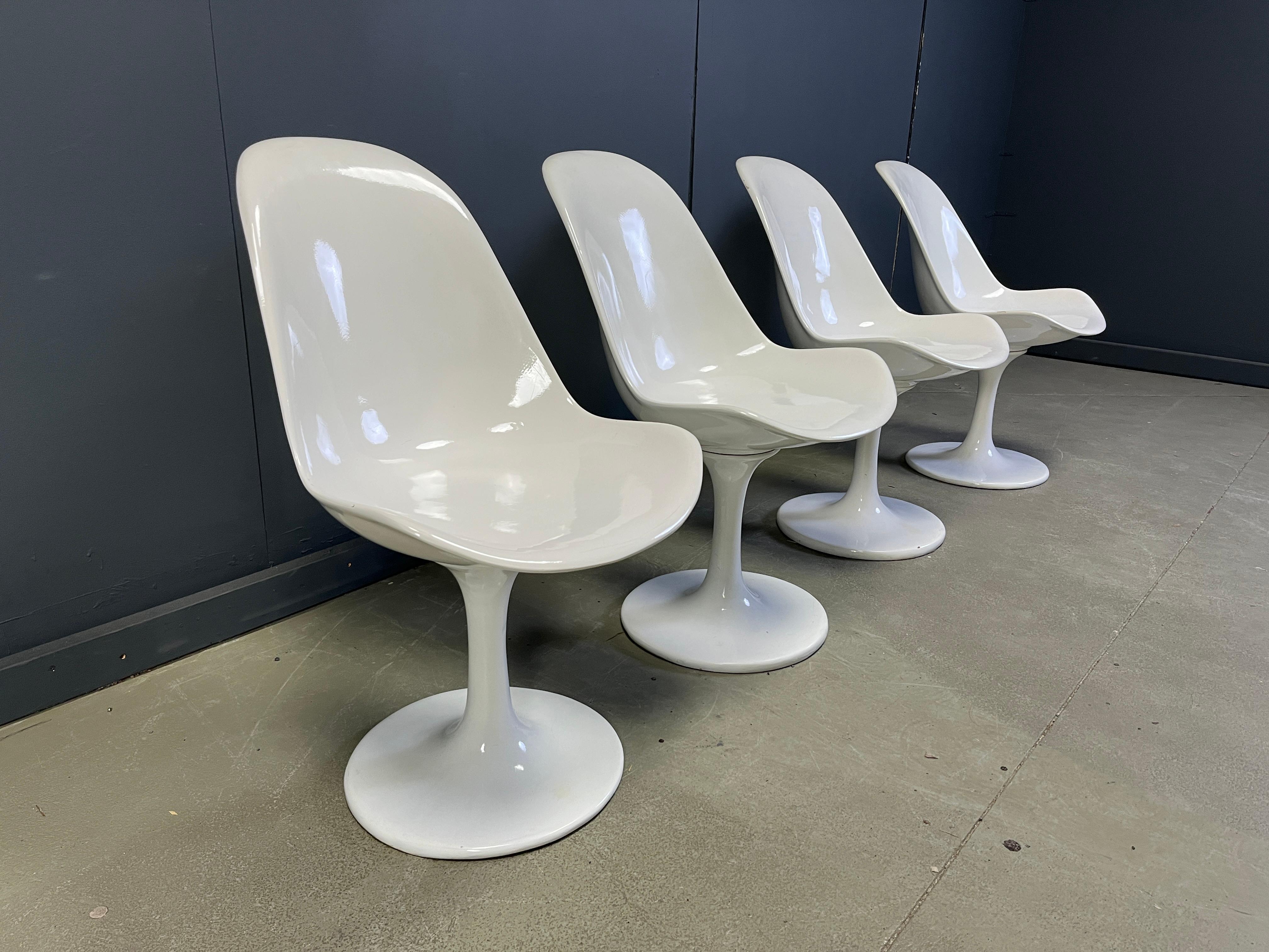 Fibre de verre Chaises de salle à manger tulipe vintage en fibre de verre de l'ère spatiale, ensemble de 4 - années 1960 en vente