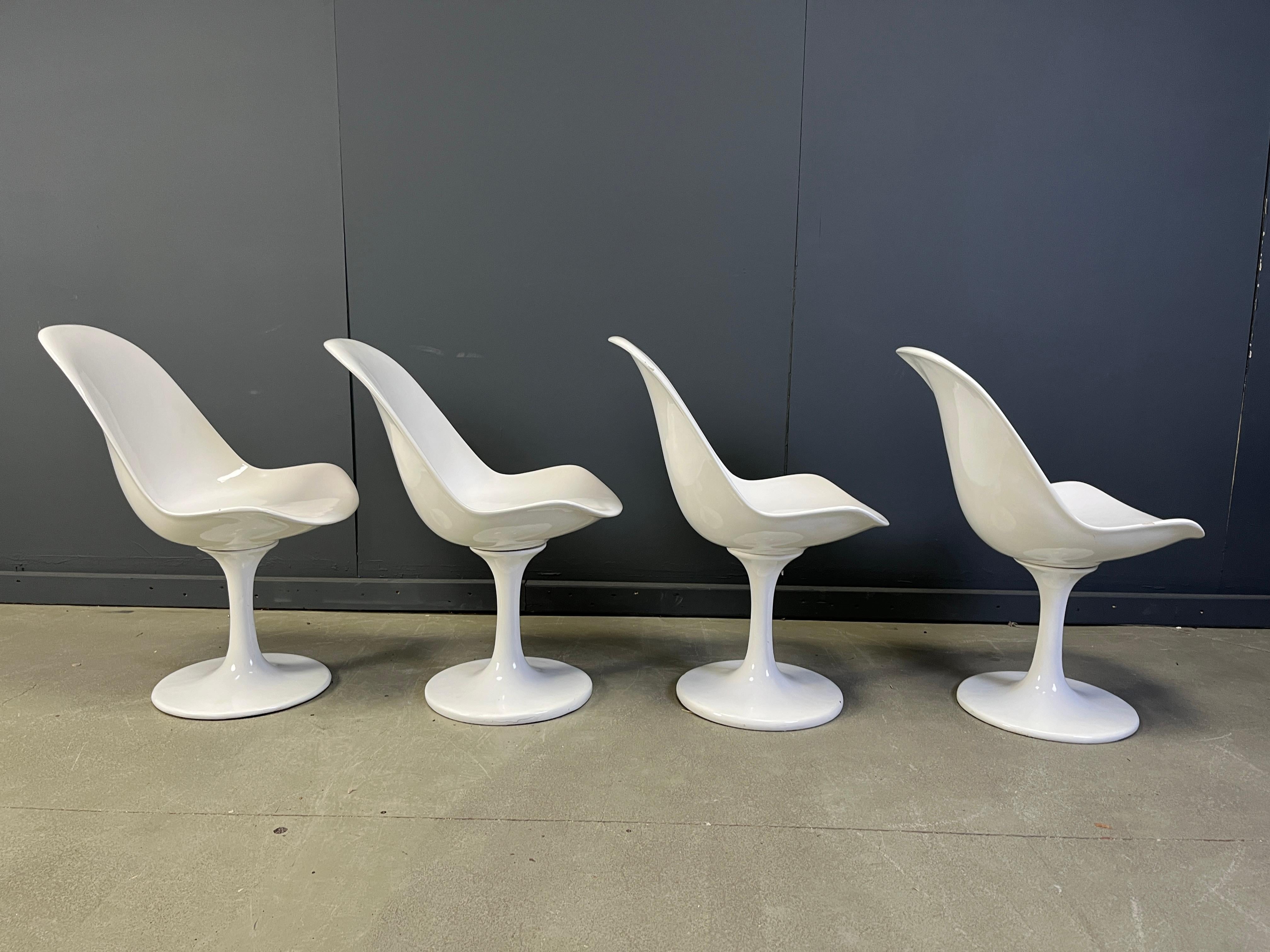 Chaises de salle à manger tulipe vintage en fibre de verre de l'ère spatiale, ensemble de 4 - années 1960 en vente 1