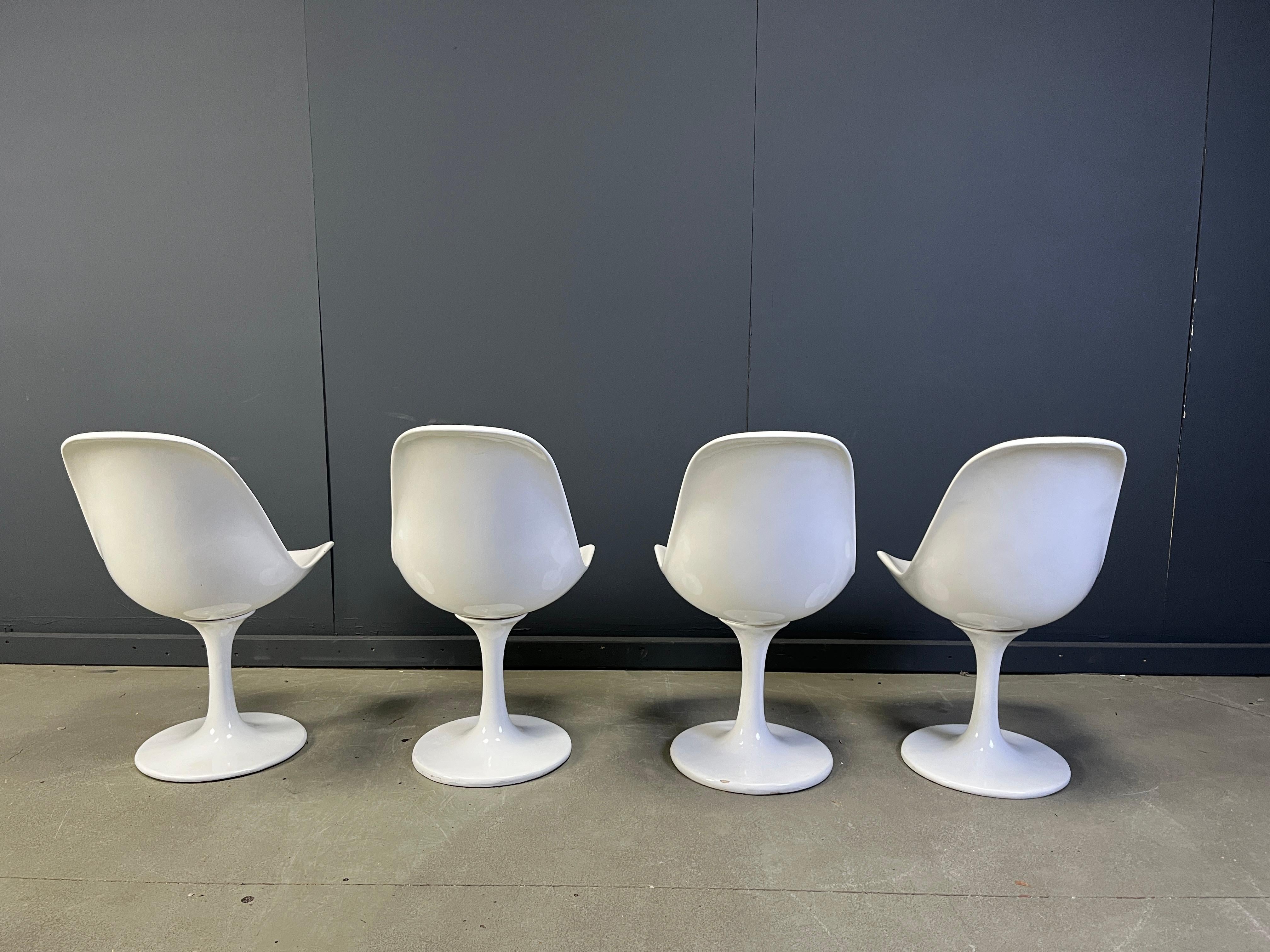 Chaises de salle à manger tulipe vintage en fibre de verre de l'ère spatiale, ensemble de 4 - années 1960 en vente 2