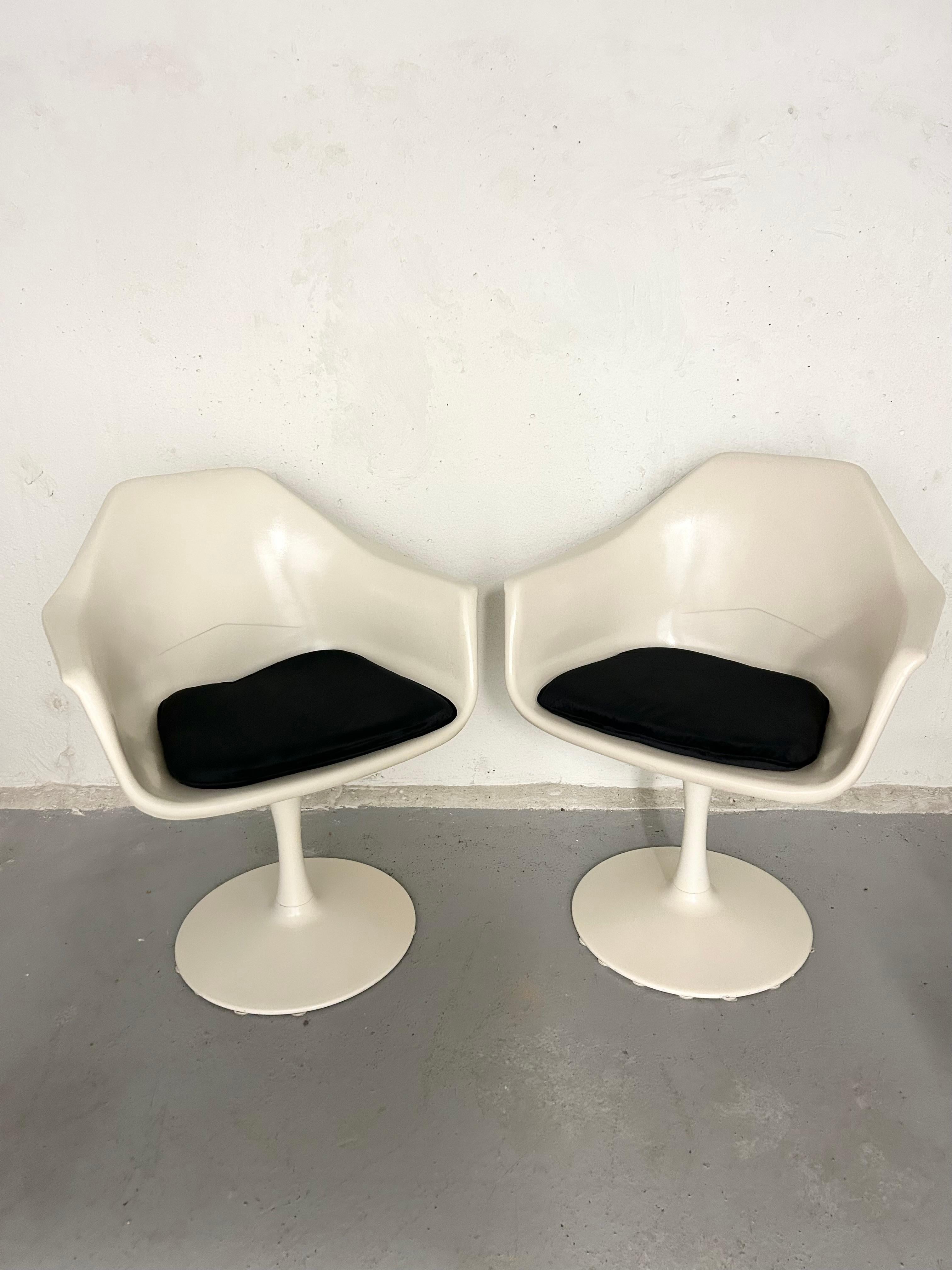 Vintage Fiberglass Tulip Chairs - Set of 4 2