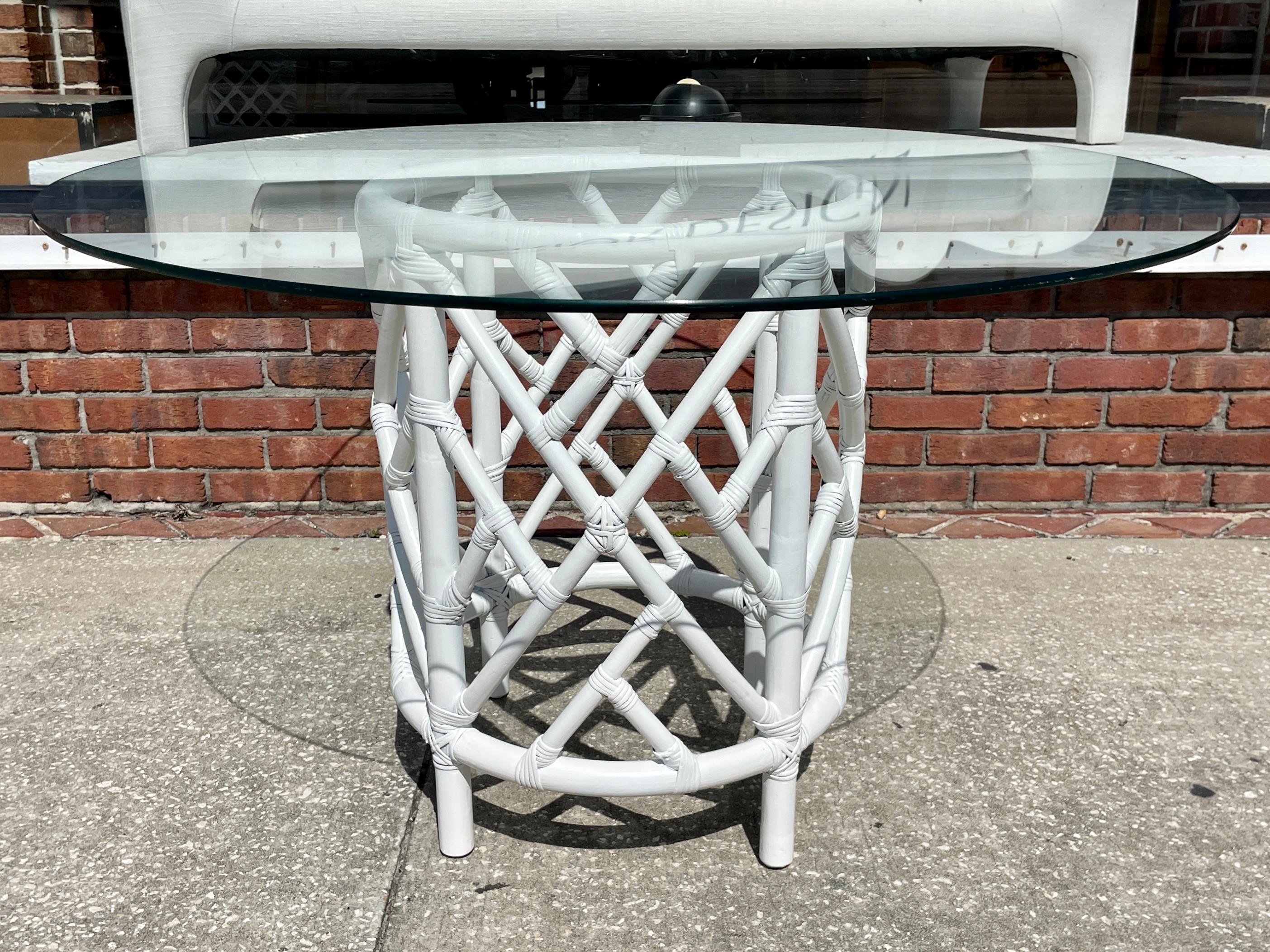 Modern Vintage Ficks Reed Chippendale Pedestal Round Dining Table in Fresh White Lacque For Sale