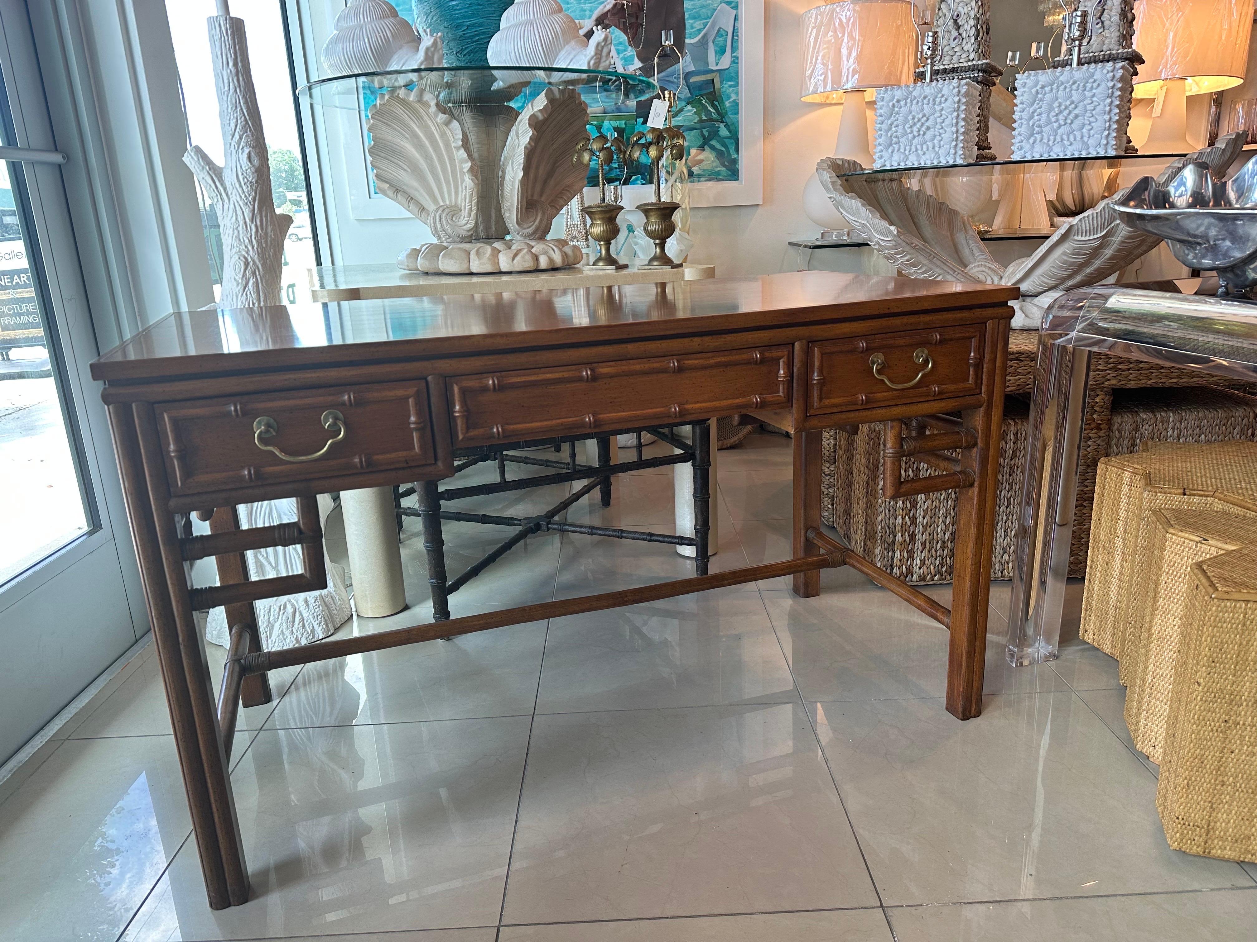Vintage Ficks Reed Faux Bamboo Rattan Chinese Chippendale Desk & Chair 3 Drawers In Good Condition In West Palm Beach, FL