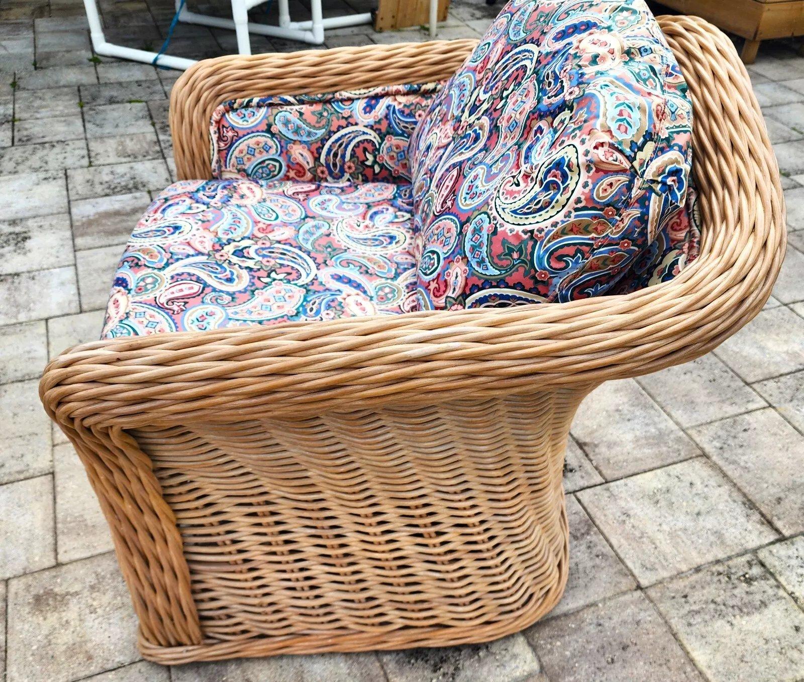 Poltrona e ottomana in rattan Ficks Reed d'epoca in vendita 4