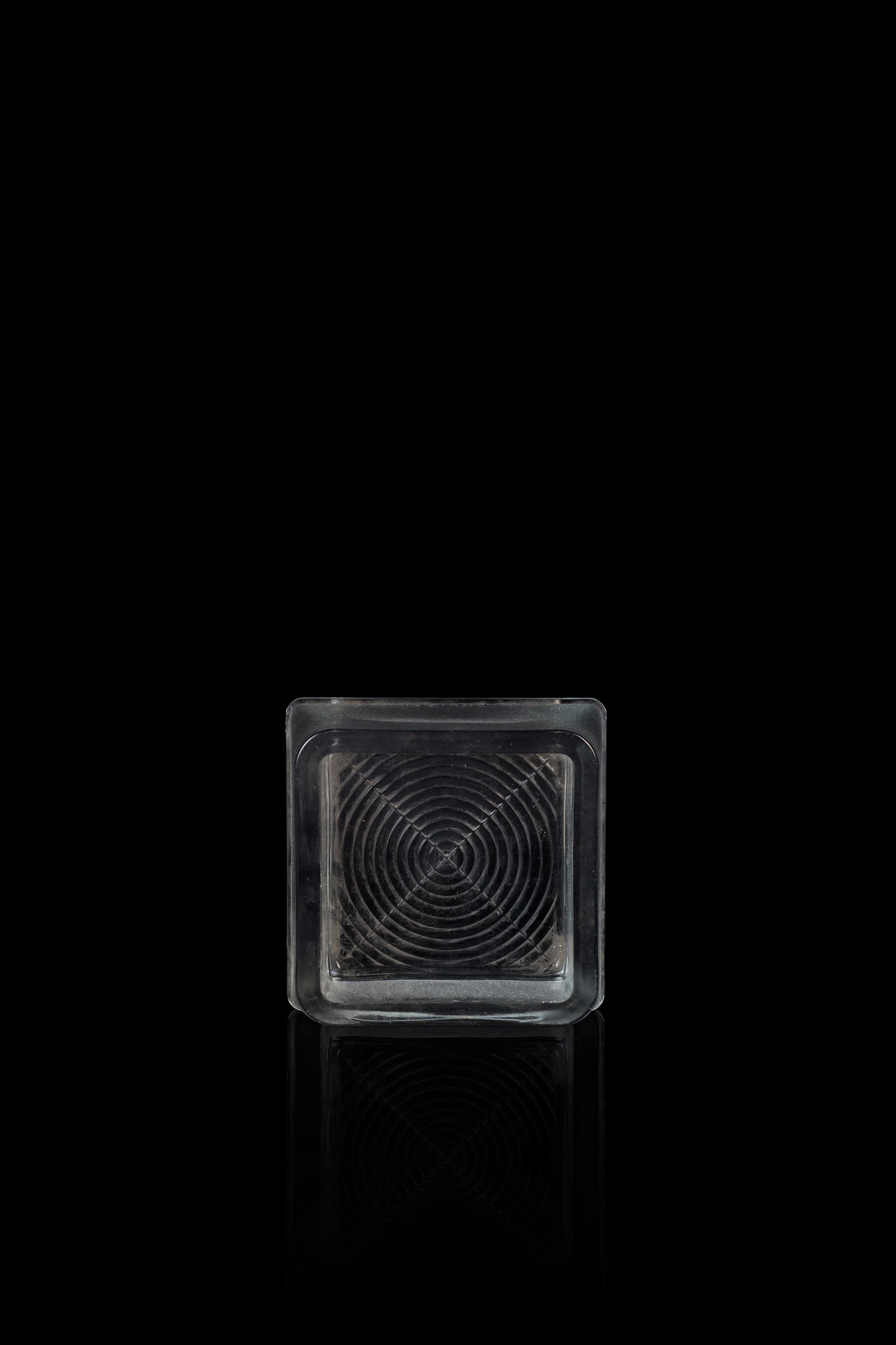 Fidenza glass ashtray is a wonderful glass decorative object, realized during the 1960s. 

Very fashionable glass ashtray realized by Fidenza, Italy.

Opaque glass and geometric decoration on the base. Made in Italy 1960s. Has 
