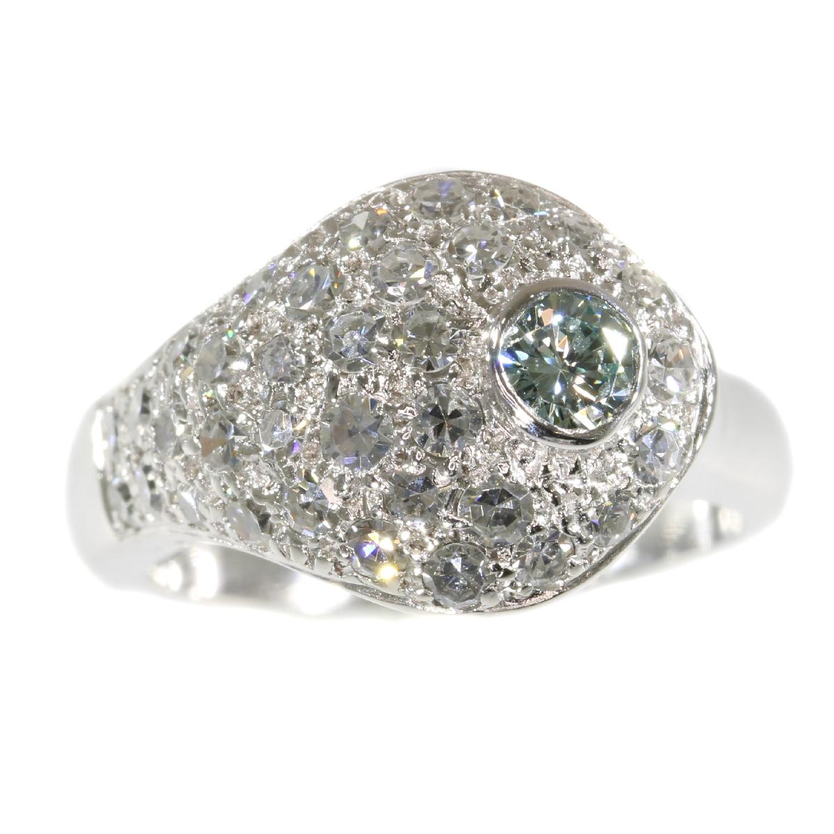 Antique jewelry object group: ring

Condition: excellent condition

Ring size Continental: 48 & 15½ , Size US 4½ , Size UK: I
- Free resizing, but because of the the way the ring is made, we cannot guarantee to make it on every size; so please ask