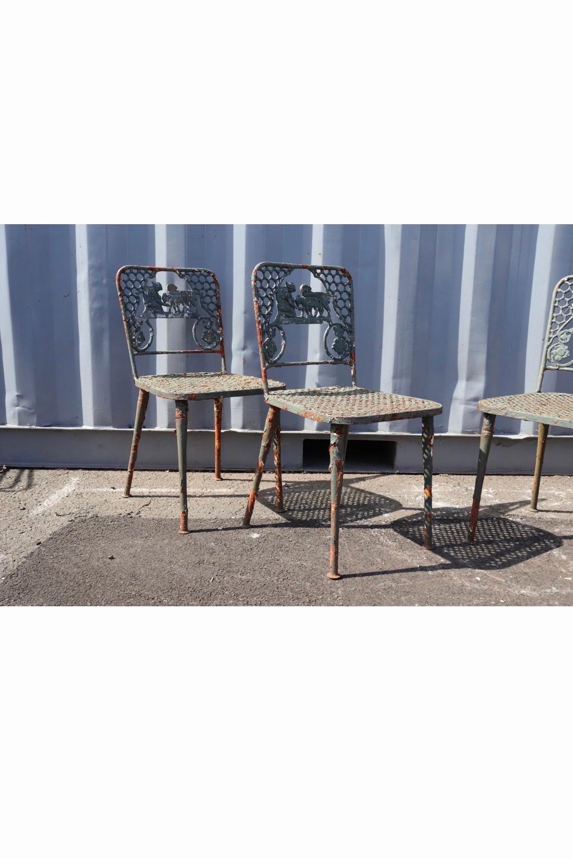 Sillas de jardín de hierro fundido Vintage Figural Niño con oveja - lote de 4 Moderno de mediados de siglo en venta